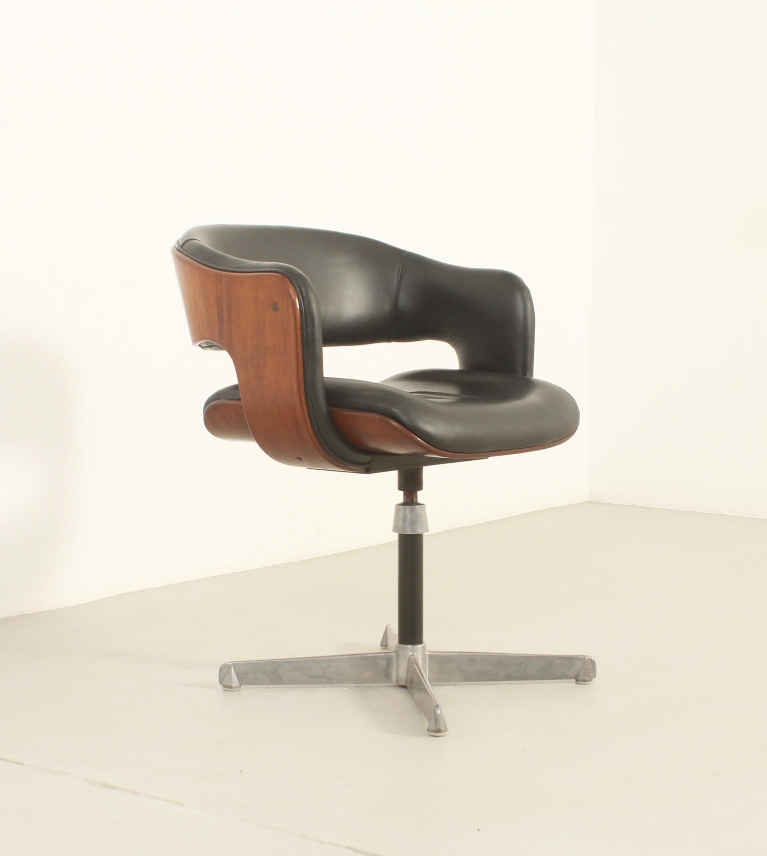 Oxford Chair by British Designer Martin Grierson for Arflex, 1963 4
