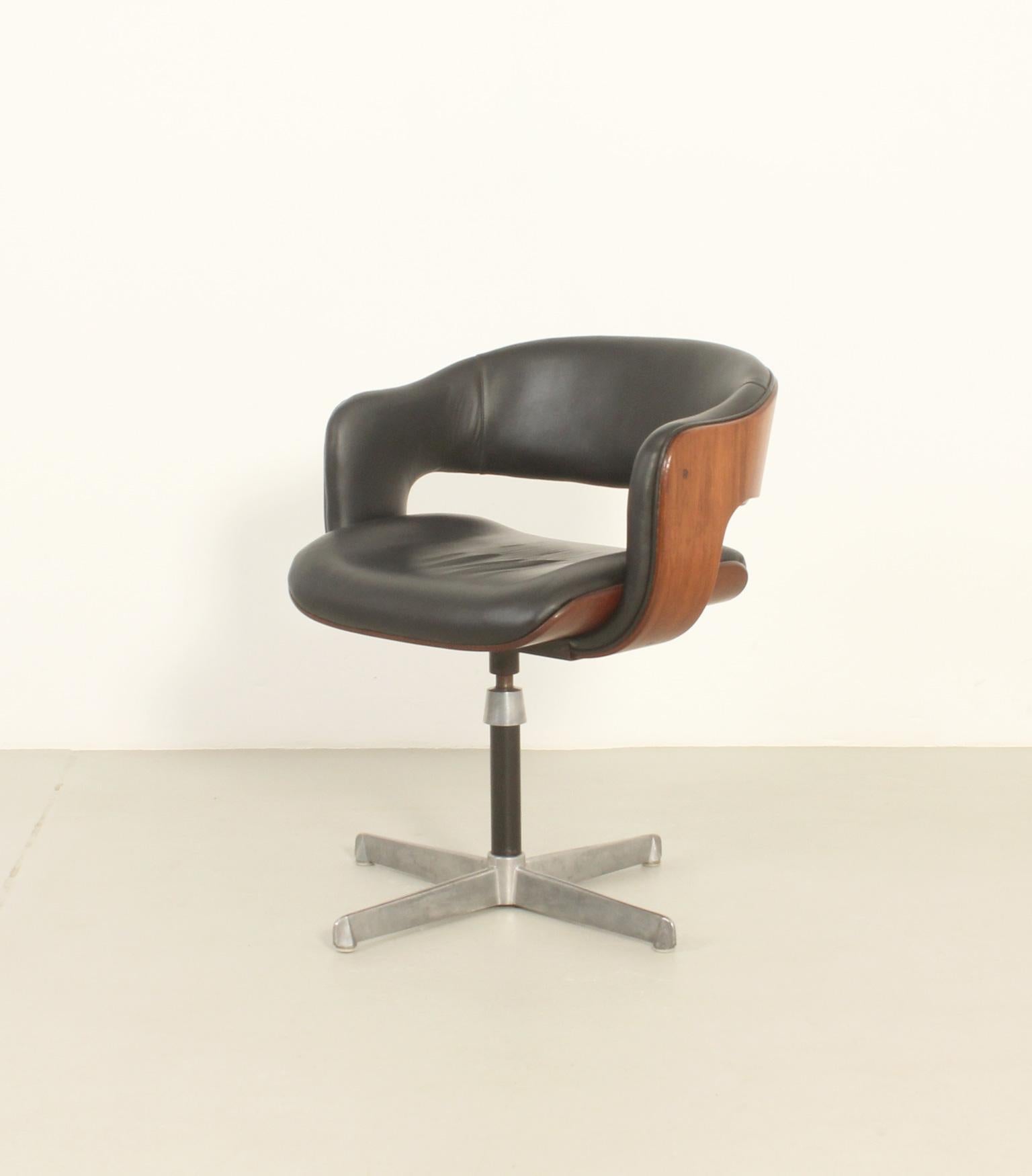 Oxford Chair by British Designer Martin Grierson for Arflex, 1963 7