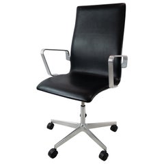 Oxford Classic Office Chair, Model 3293c, by Arne Jacobsen