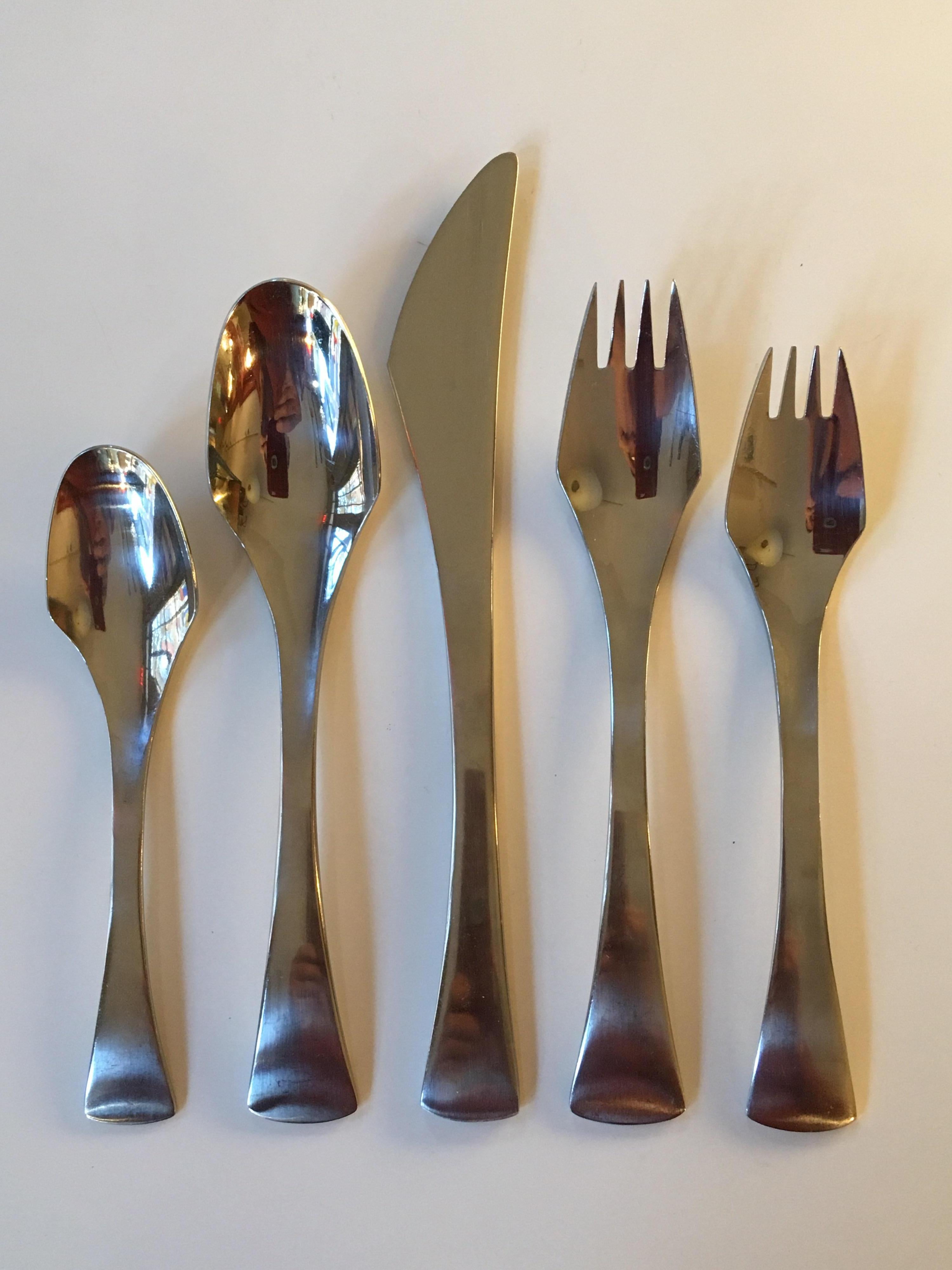 Oxford Hall “Venus” Service for 8 Stainless Flatware Set 1