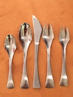 Service de couverts en acier inoxydable Oxford Hall Venus pour 8 personnes