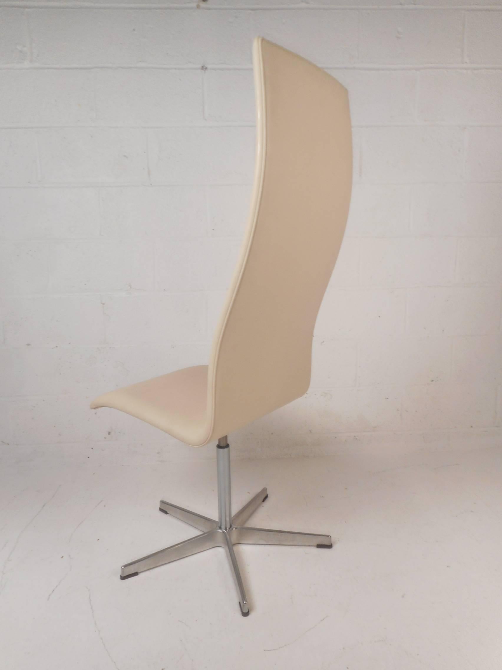Mid-Century Modern Fauteuil de salon pivotant à haut dossier Oxford de Fritz Hansen en vente