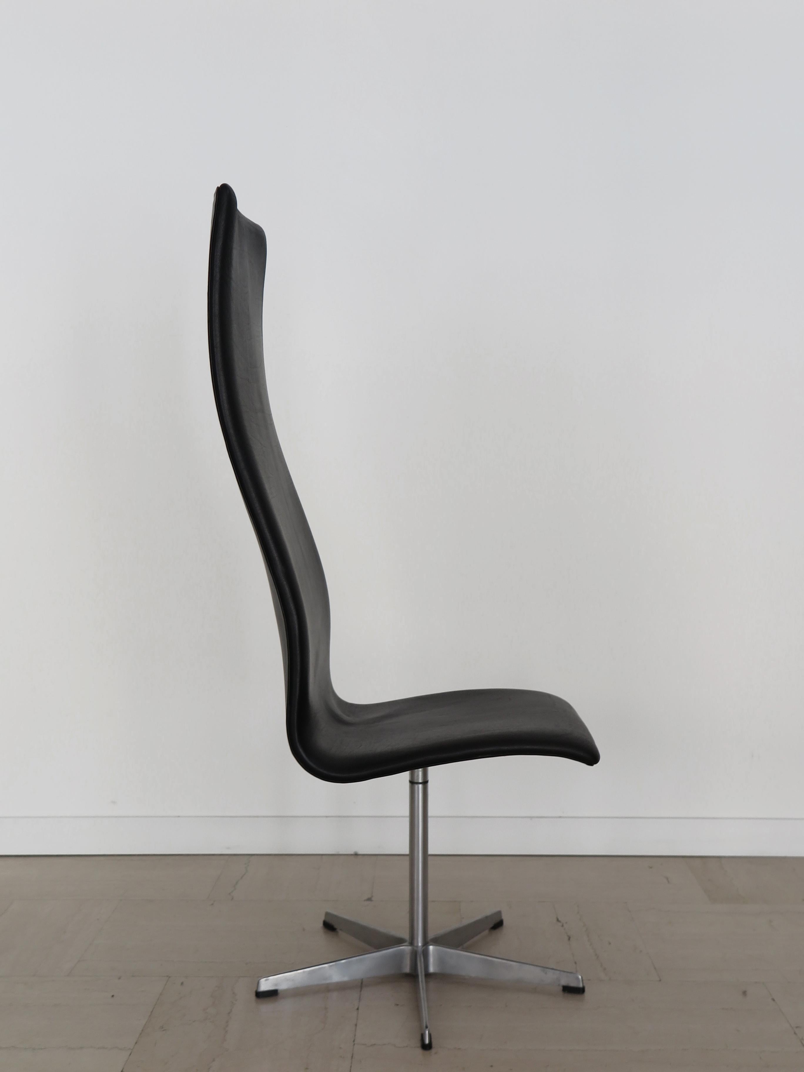 Scandinavian Modern Oxford Midcentury Black Leather Chair by Arne Jacobsen for Fritz Hansen, 1960s For Sale