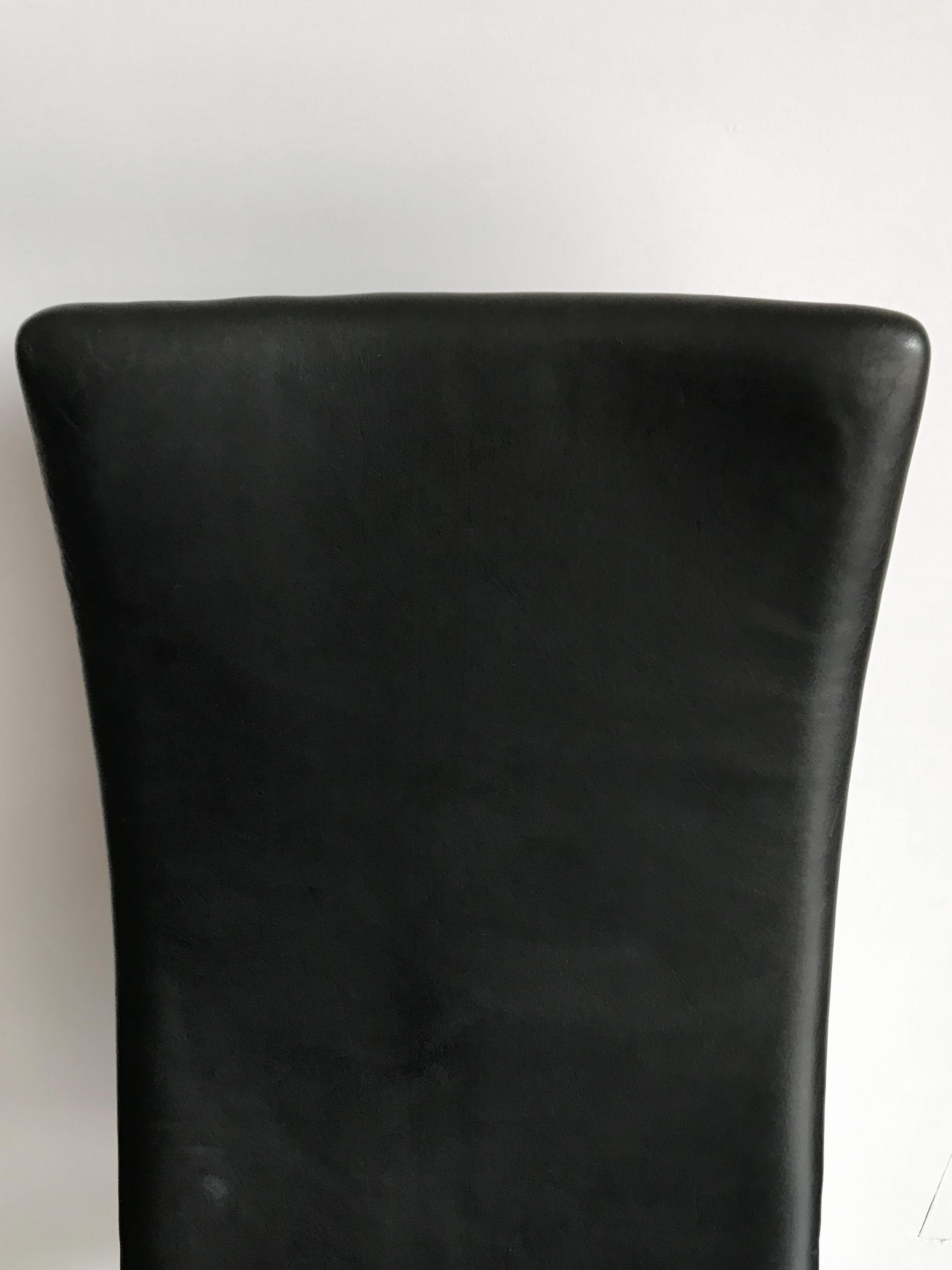 Oxford Midcentury Black Leather Chairs by Arne Jacobsen for Fritz Hansen, 1960s For Sale 6