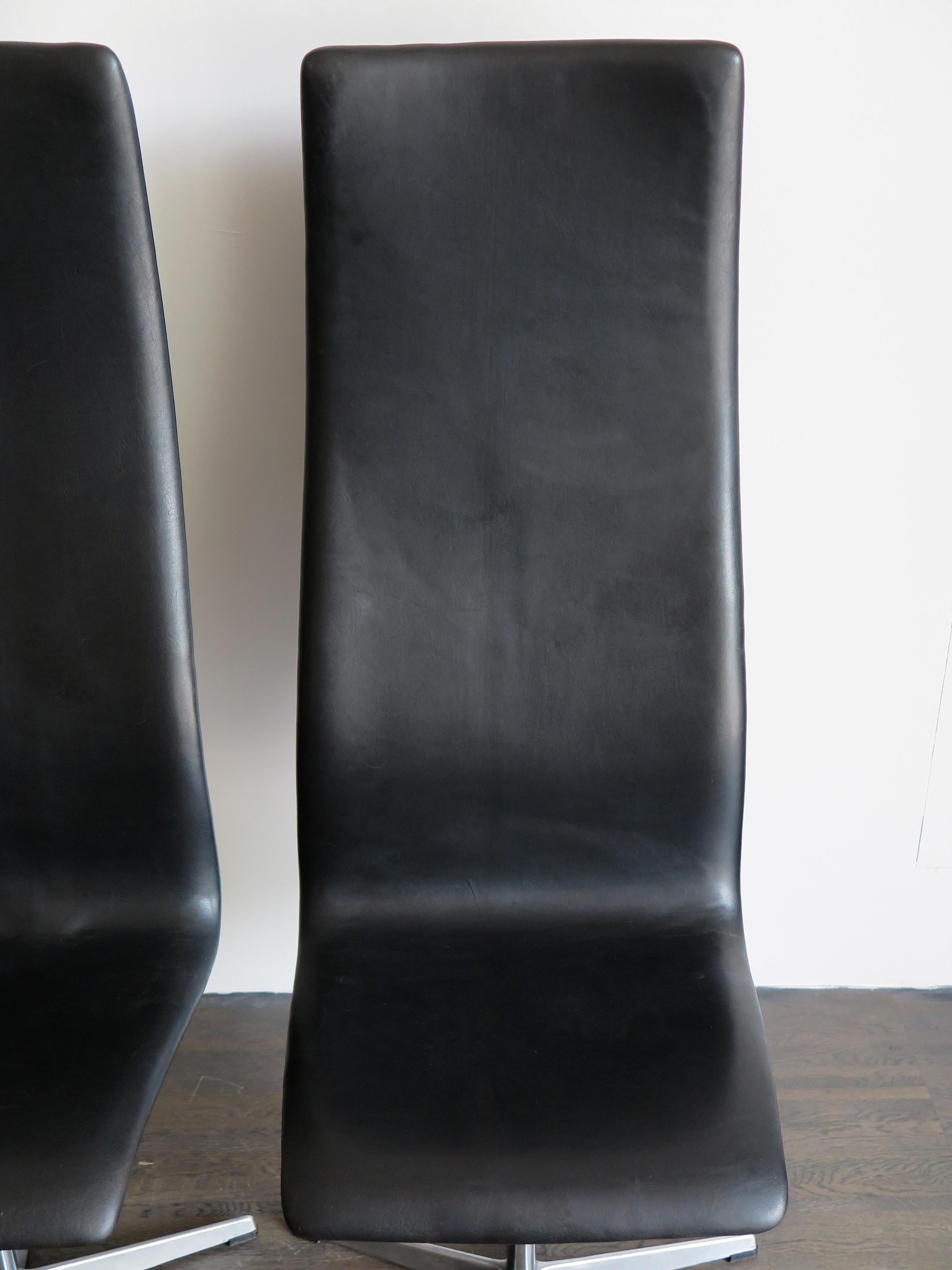 Oxford Midcentury Black Leather Chairs by Arne Jacobsen for Fritz Hansen, 1960s For Sale 1