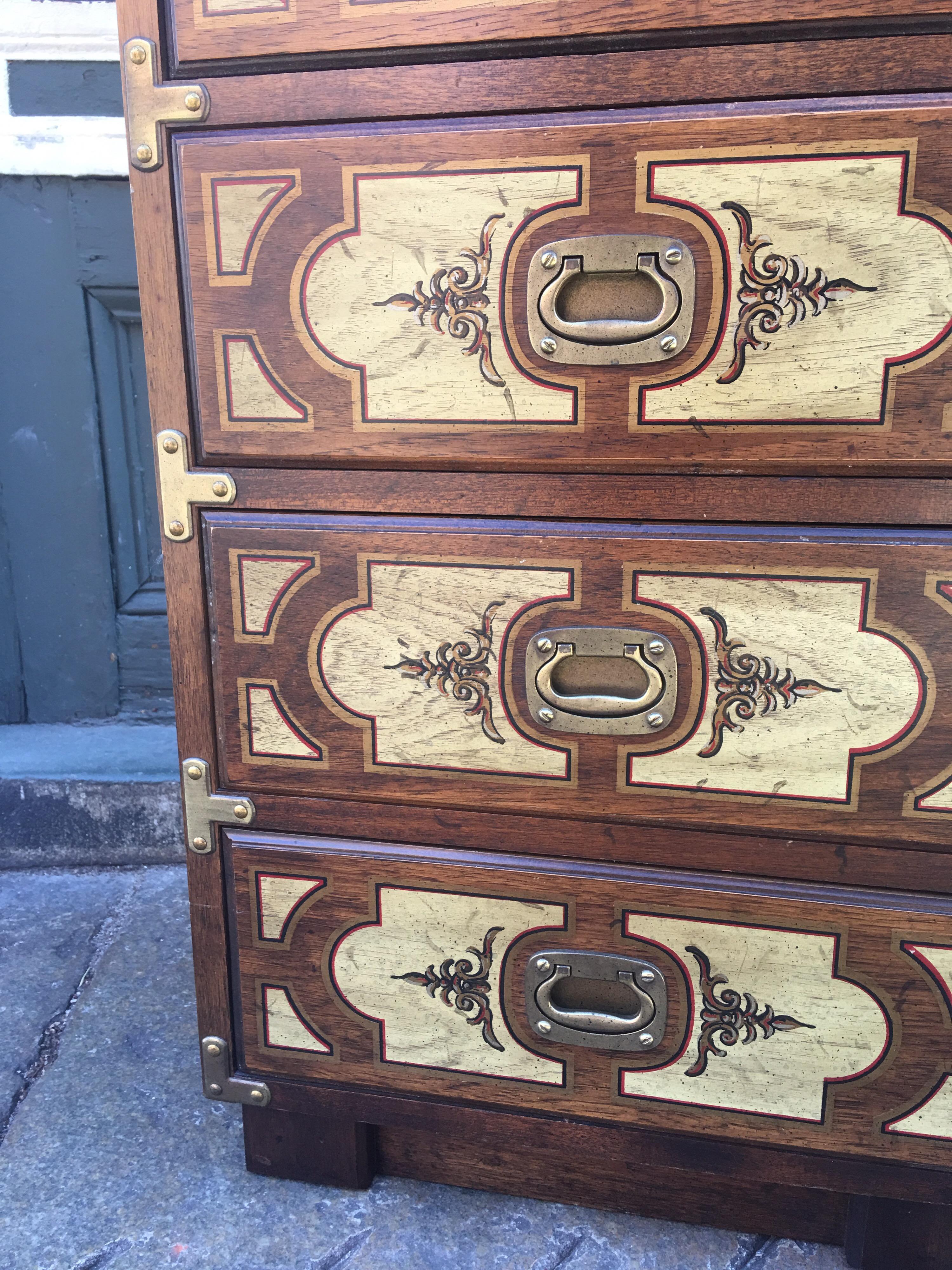 Oxford Square for Drexel 7-Drawer Dresser In Good Condition In Philadelphia, PA