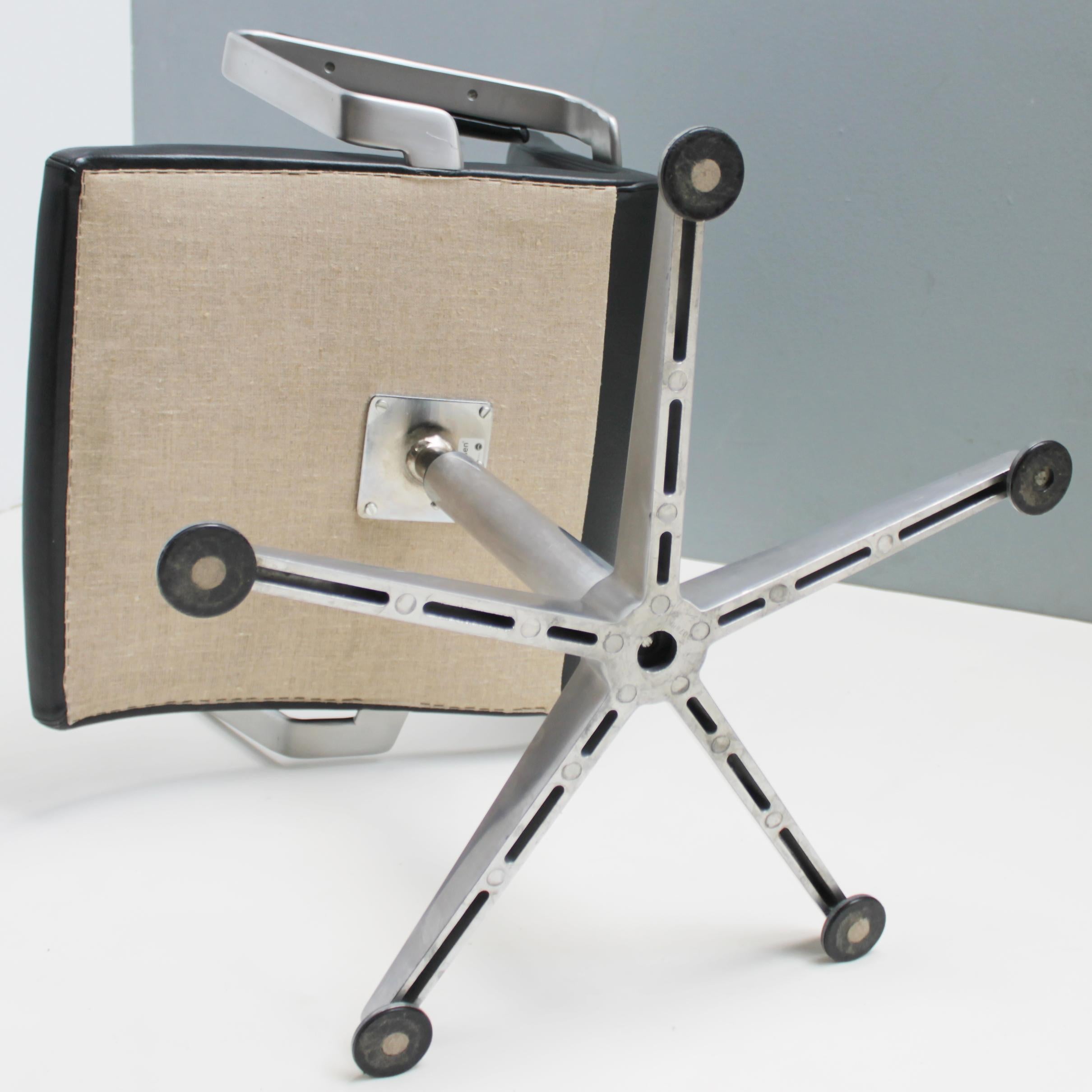 Oxford Swivel Chair by Arne Jacobsen for Fritz Hansen 10