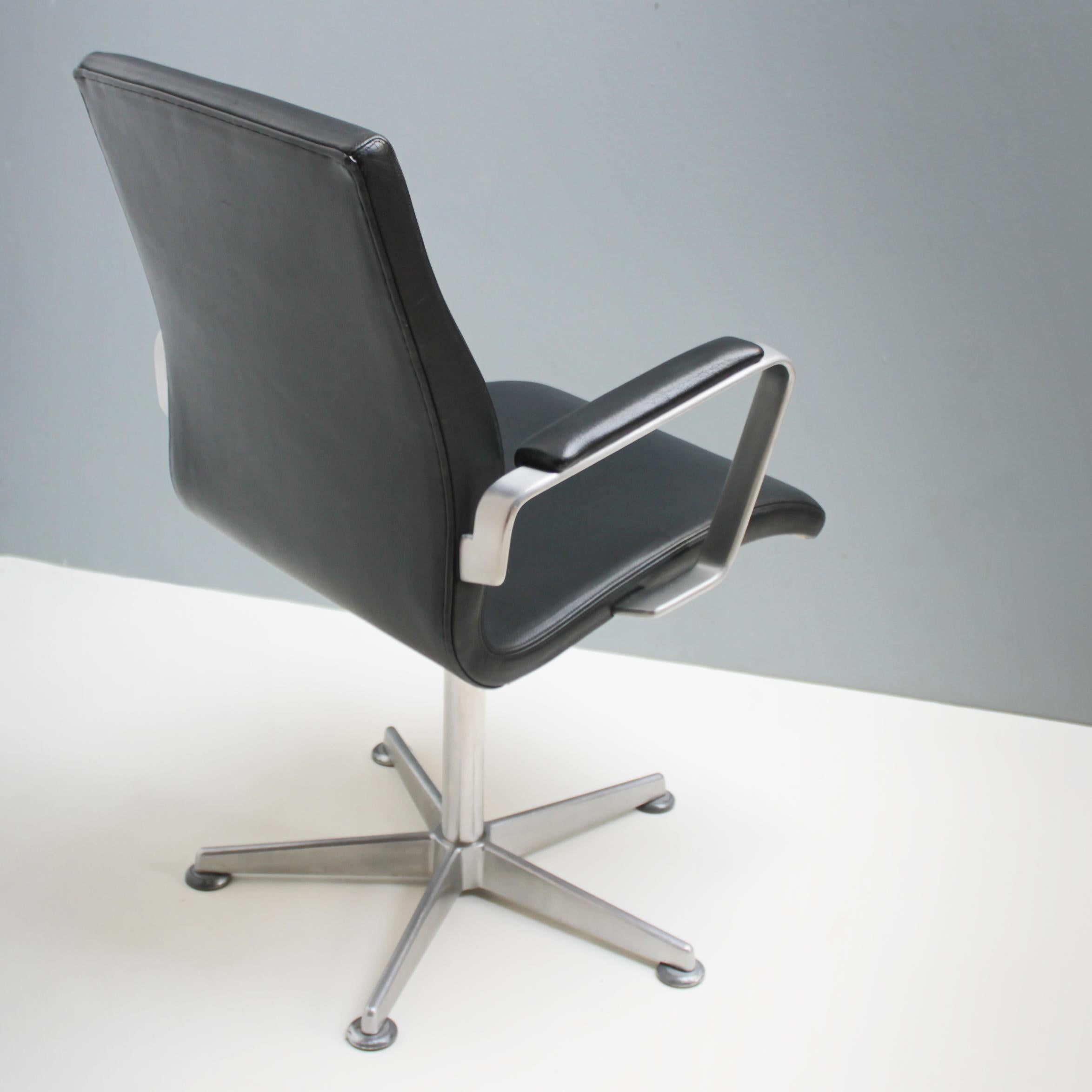 Oxford Swivel Chair by Arne Jacobsen for Fritz Hansen 2