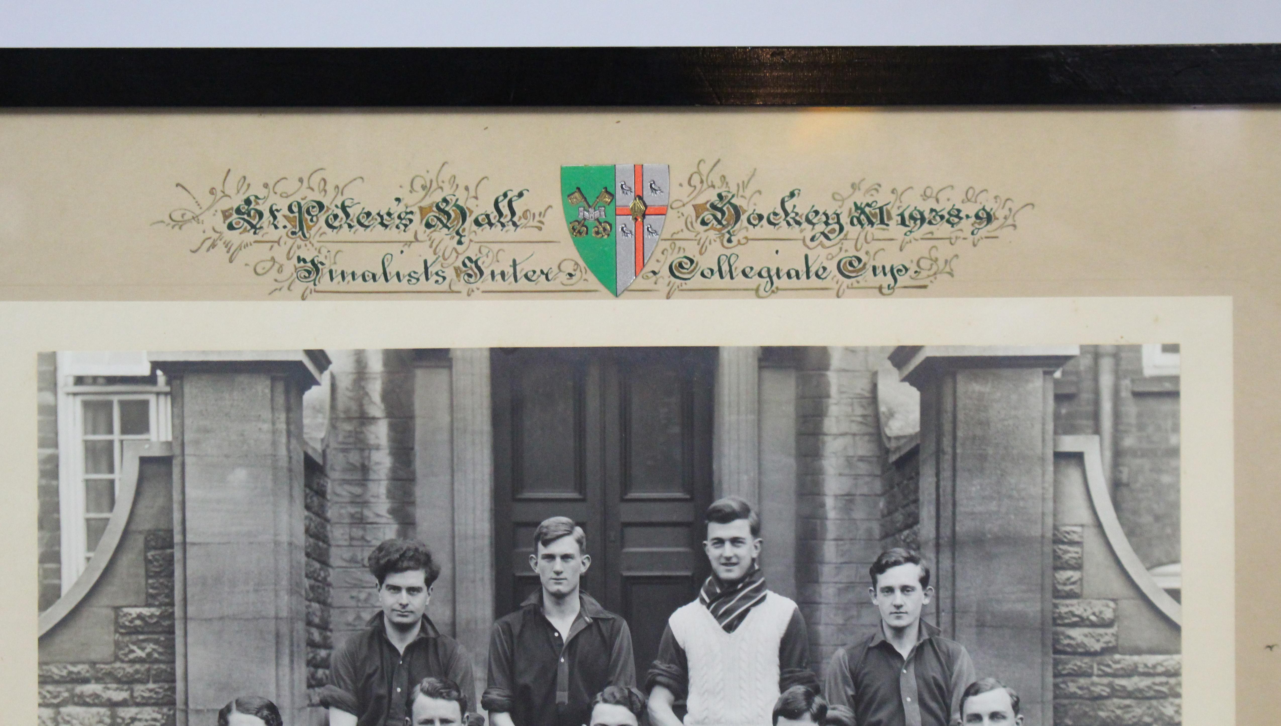 Oxford University St Peter's Hall 1938-1939 Hockey XI Photograph In Good Condition For Sale In Worcester, Worcestershire
