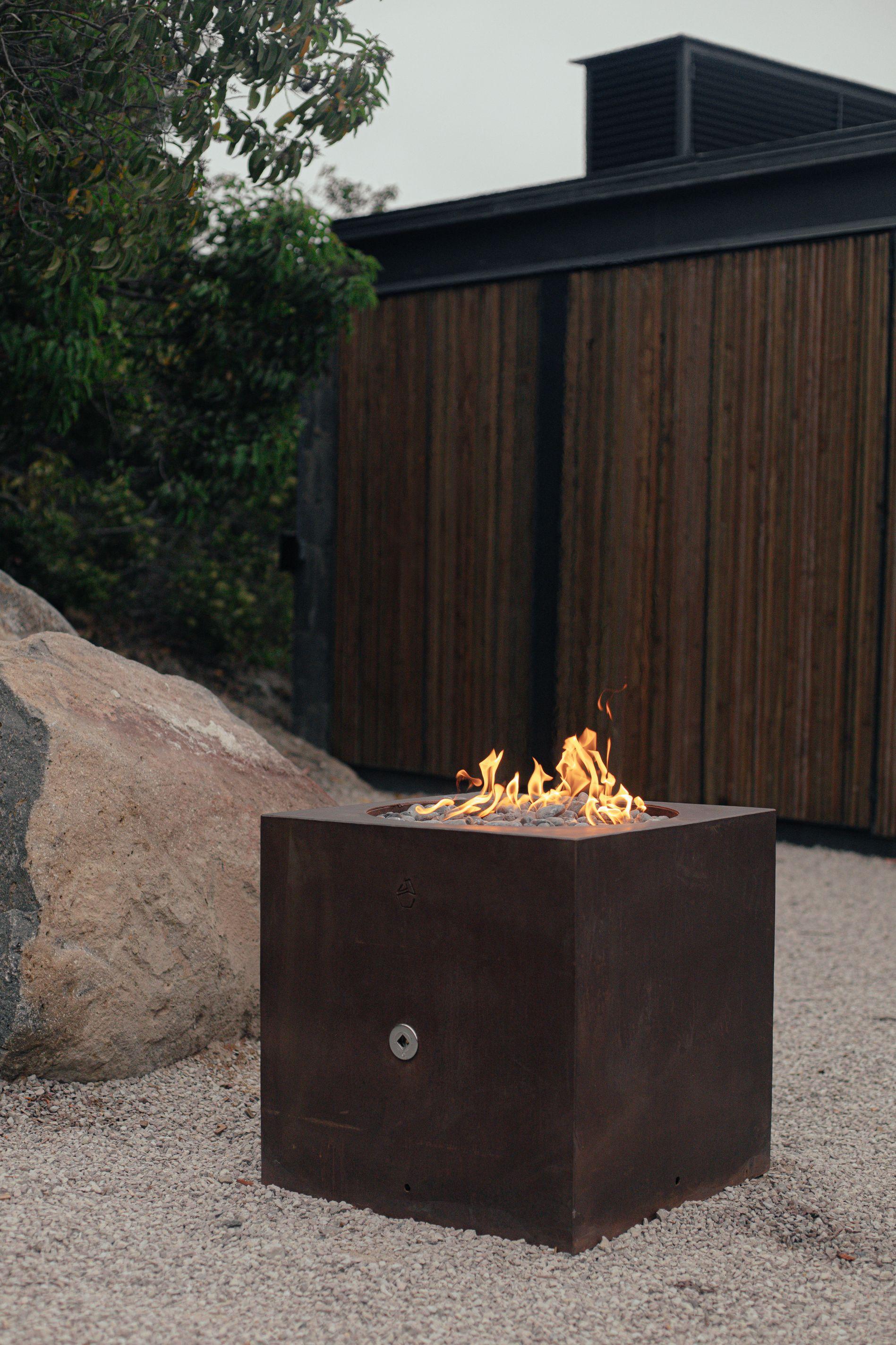Oxidazed Cubus Firepit by Andres Monnier In New Condition For Sale In Geneve, CH
