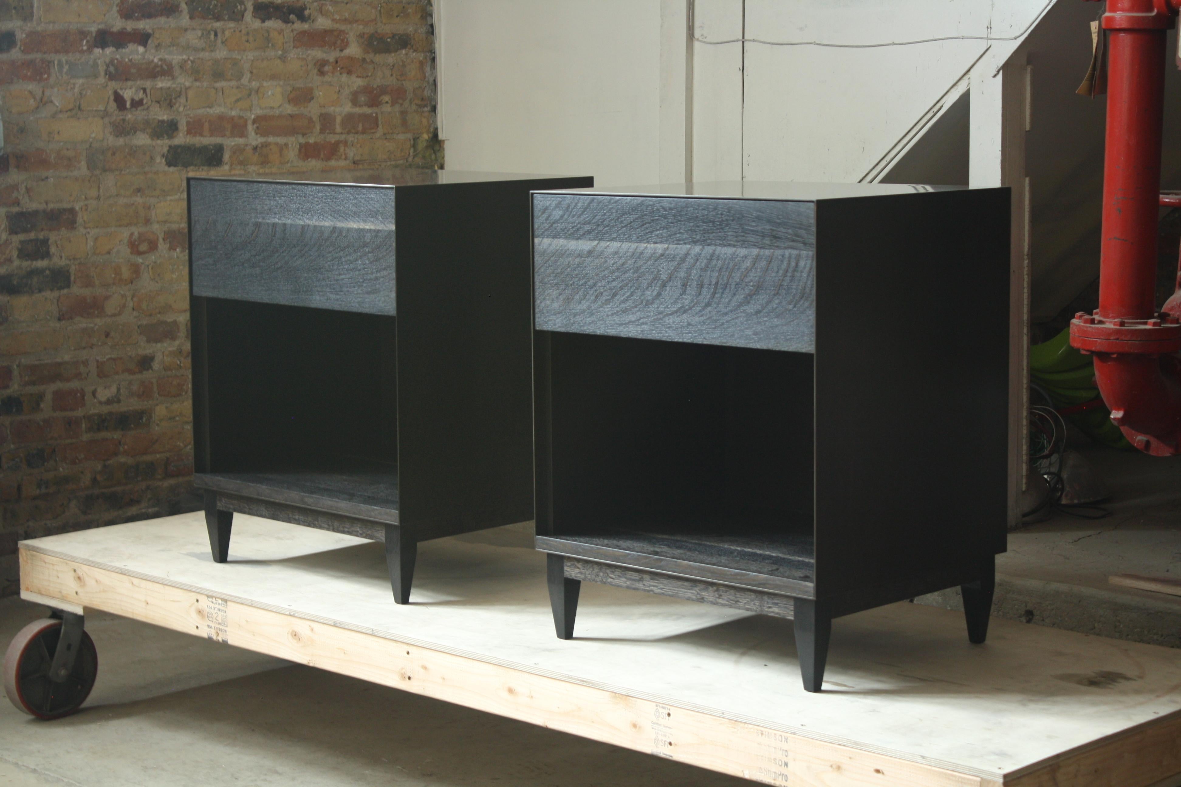 Noirci Armoires d'appoint assorties en noyer et acier noir, fabriquées à la main par Laylo Studio