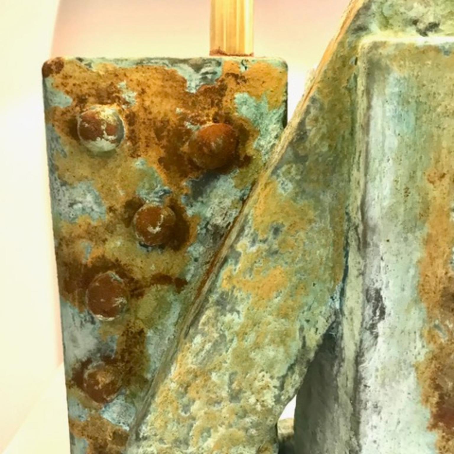 Francese Lampada in bronzo ossidato e acciaio metallizzato di Frederic Texier in vendita