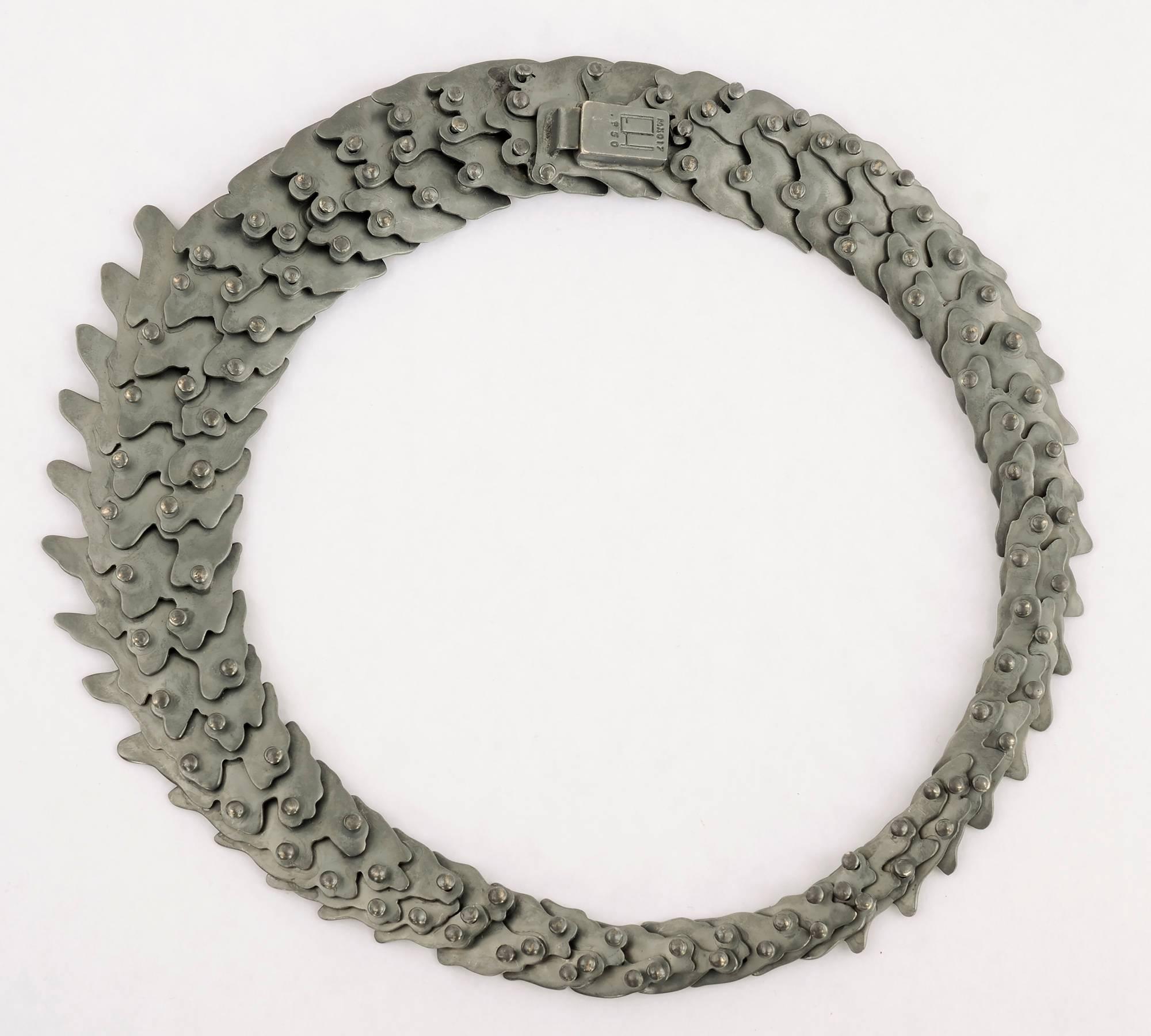 Gelenkige Halskette aus oxidiertem Silber für Damen oder Herren im Angebot