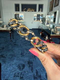 Bracciale aperto "Carol" in argento sterling ossidato e oro giallo 24 carati con diamanti