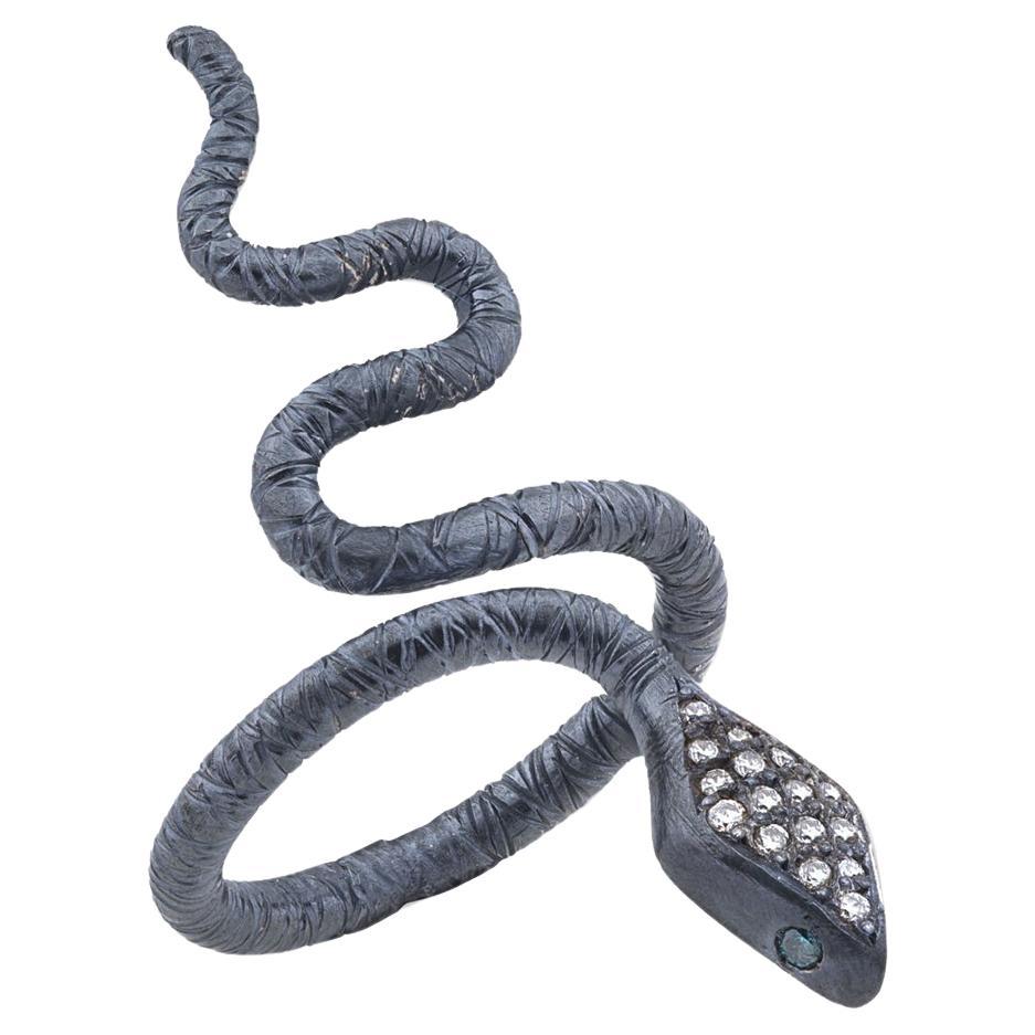 Oxidierter Schlangenring aus Sterlingsilber mit Diamanten von Lika Behar im Angebot