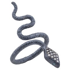 Oxidierter Schlangenring aus Sterlingsilber mit Diamanten von Lika Behar