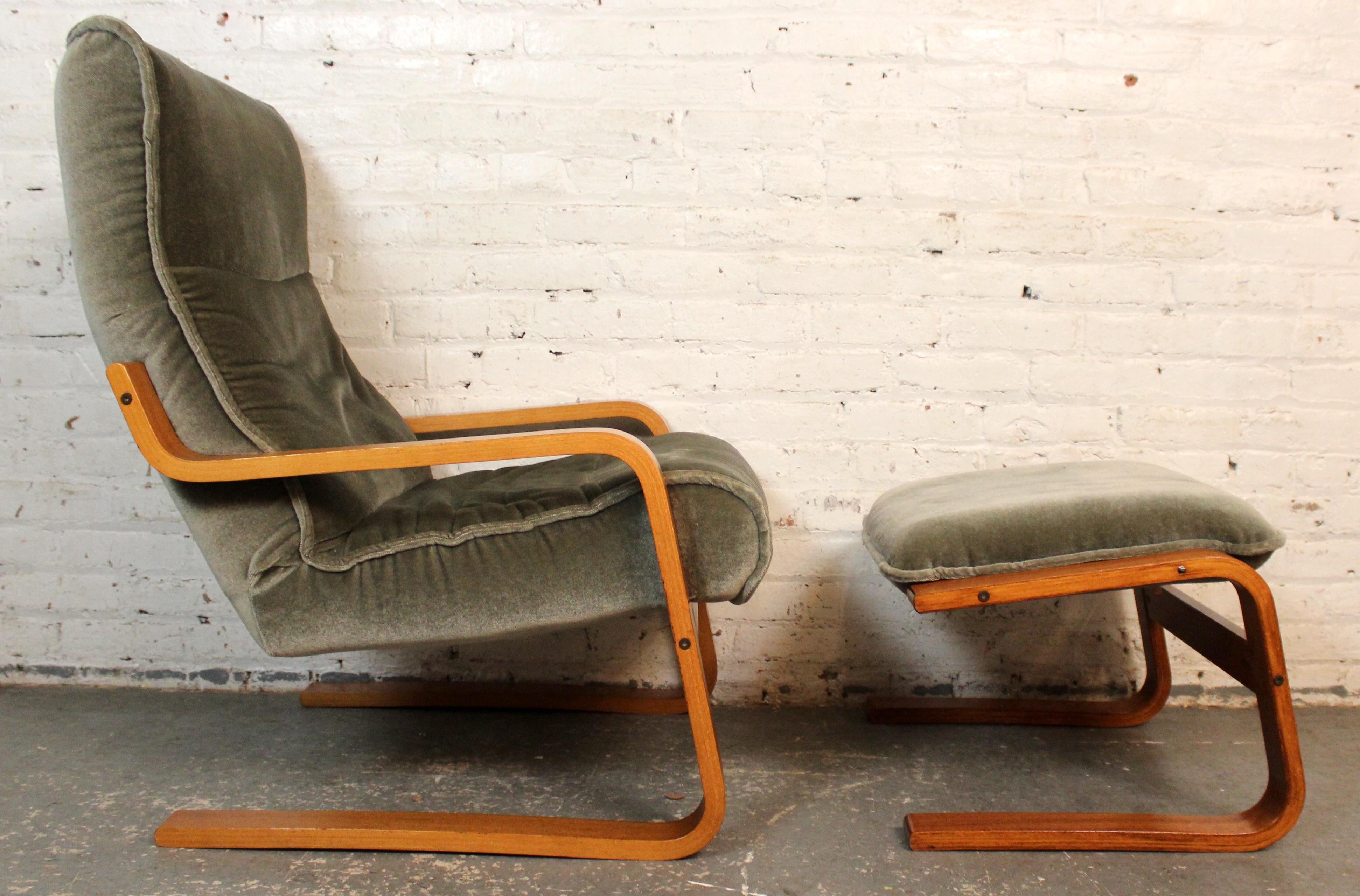 Mid-Century Modern OY BJ Dahlqvist Bentwood Cantilevered Arm Chair with Ottoman For Sale