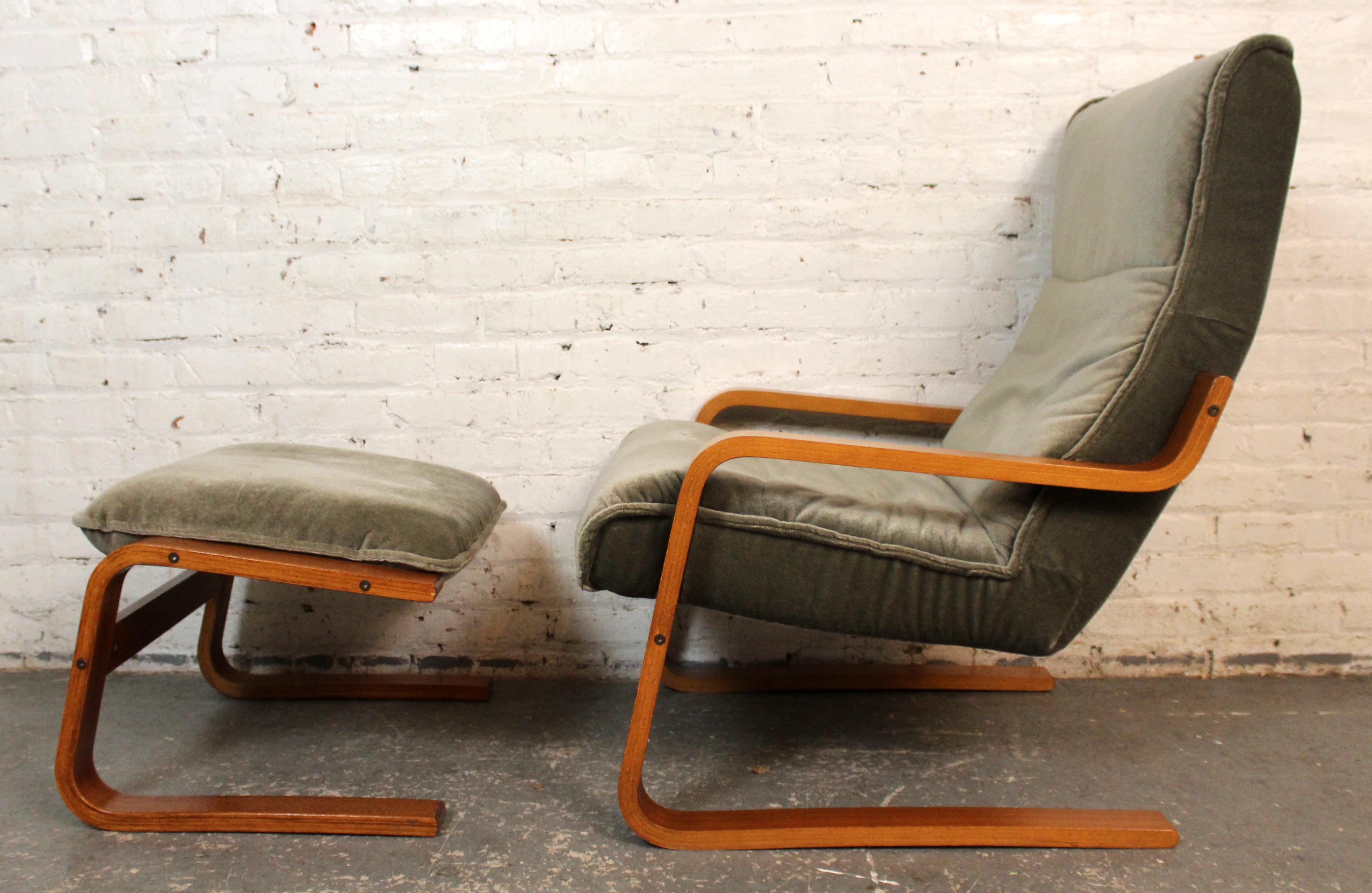OY BJ Dahlqvist Bentwood Cantilevered Arm Chair with Ottoman In Good Condition For Sale In Brooklyn, NY