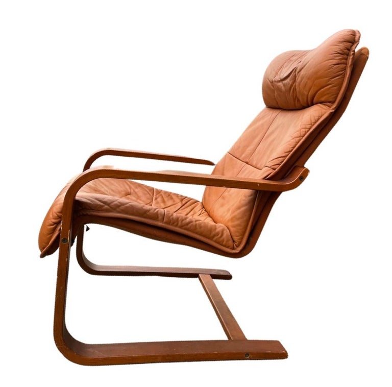 OY BJ. Dahlqvist Leather Bentwood Lounge Chair For Sale at 1stDibs
