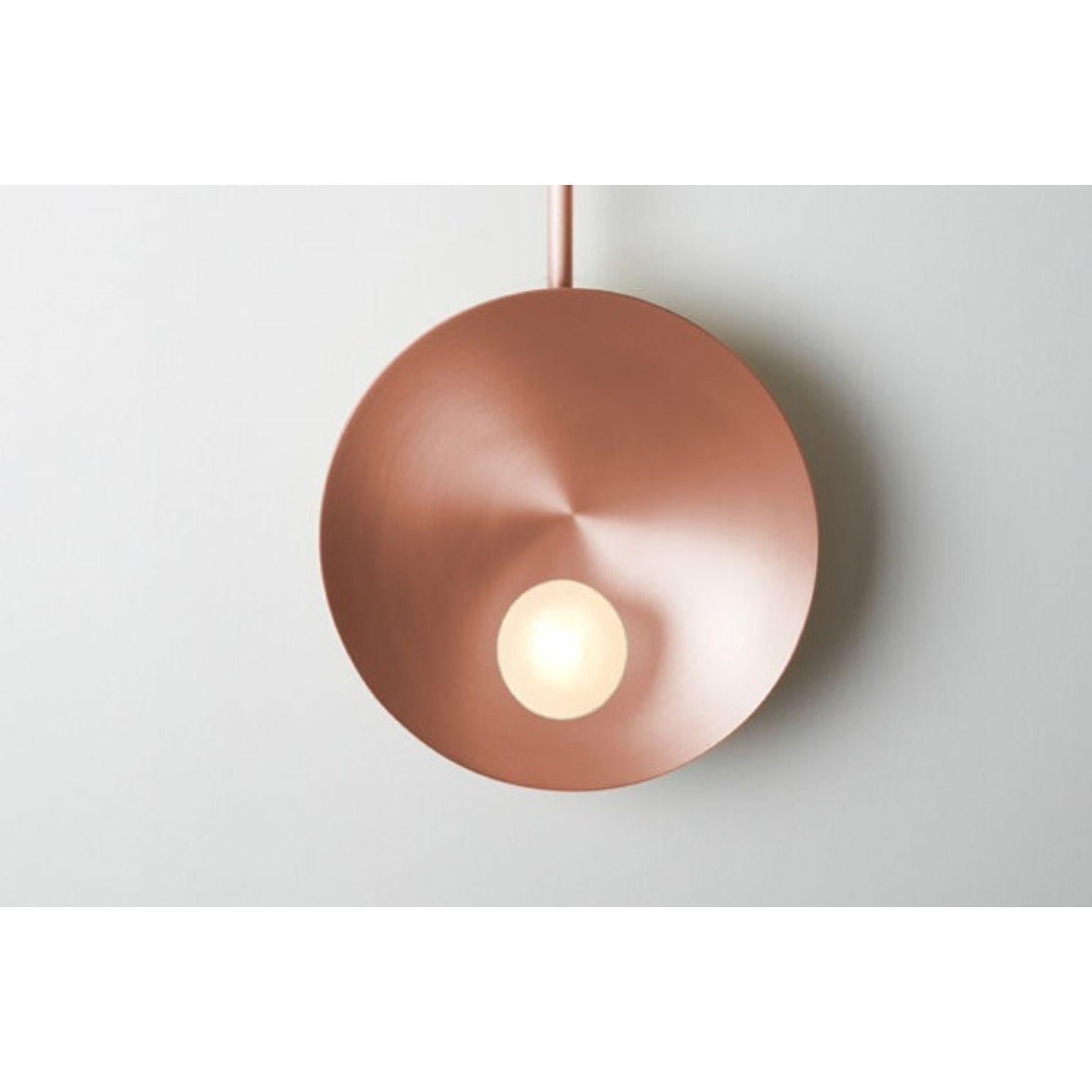 Post-Modern Oyster Brushed Copper Wall Mounted Lamp With Rod by Carla Baz For Sale