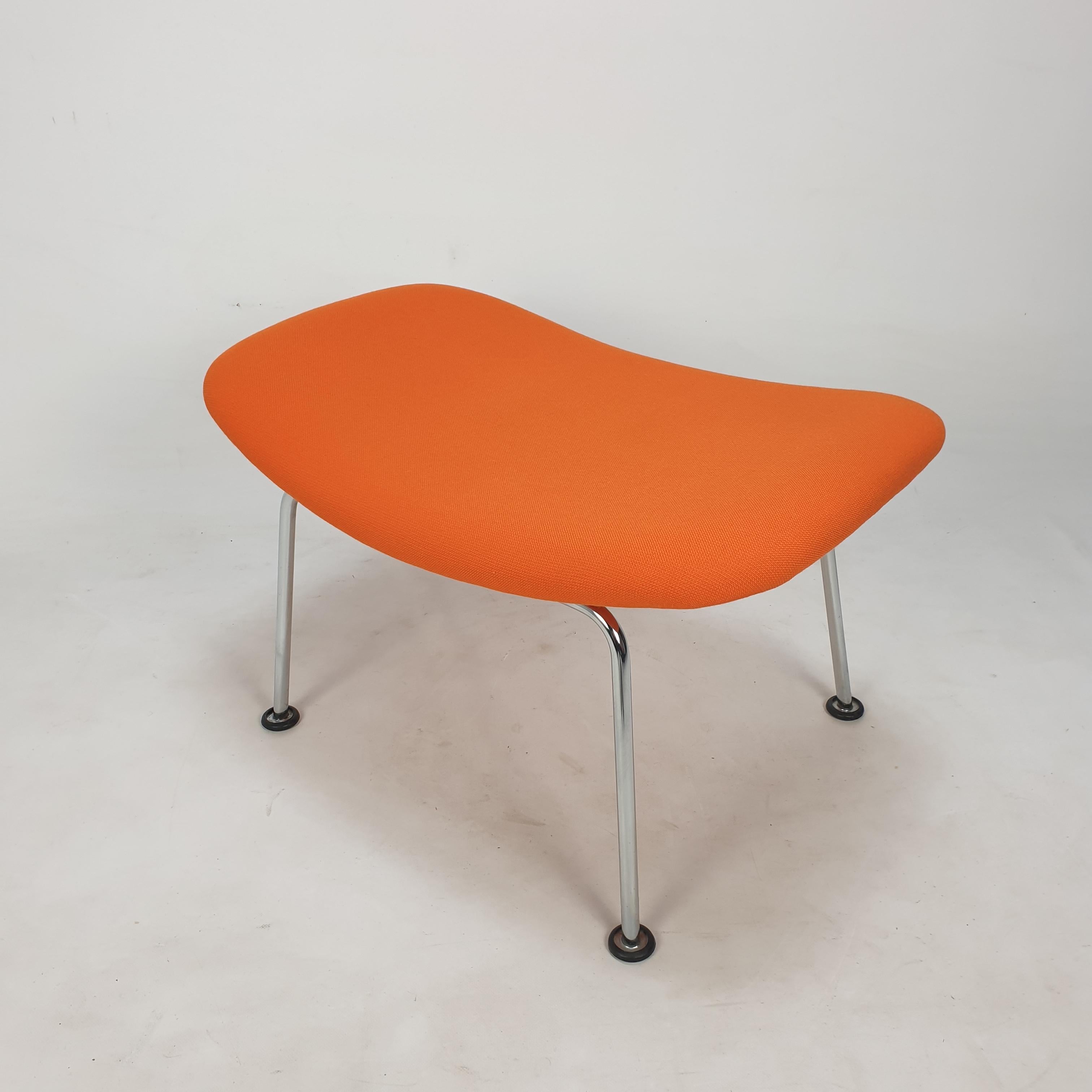 Oyster Chair and Ottoman by Pierre Paulin for Artifort For Sale 6