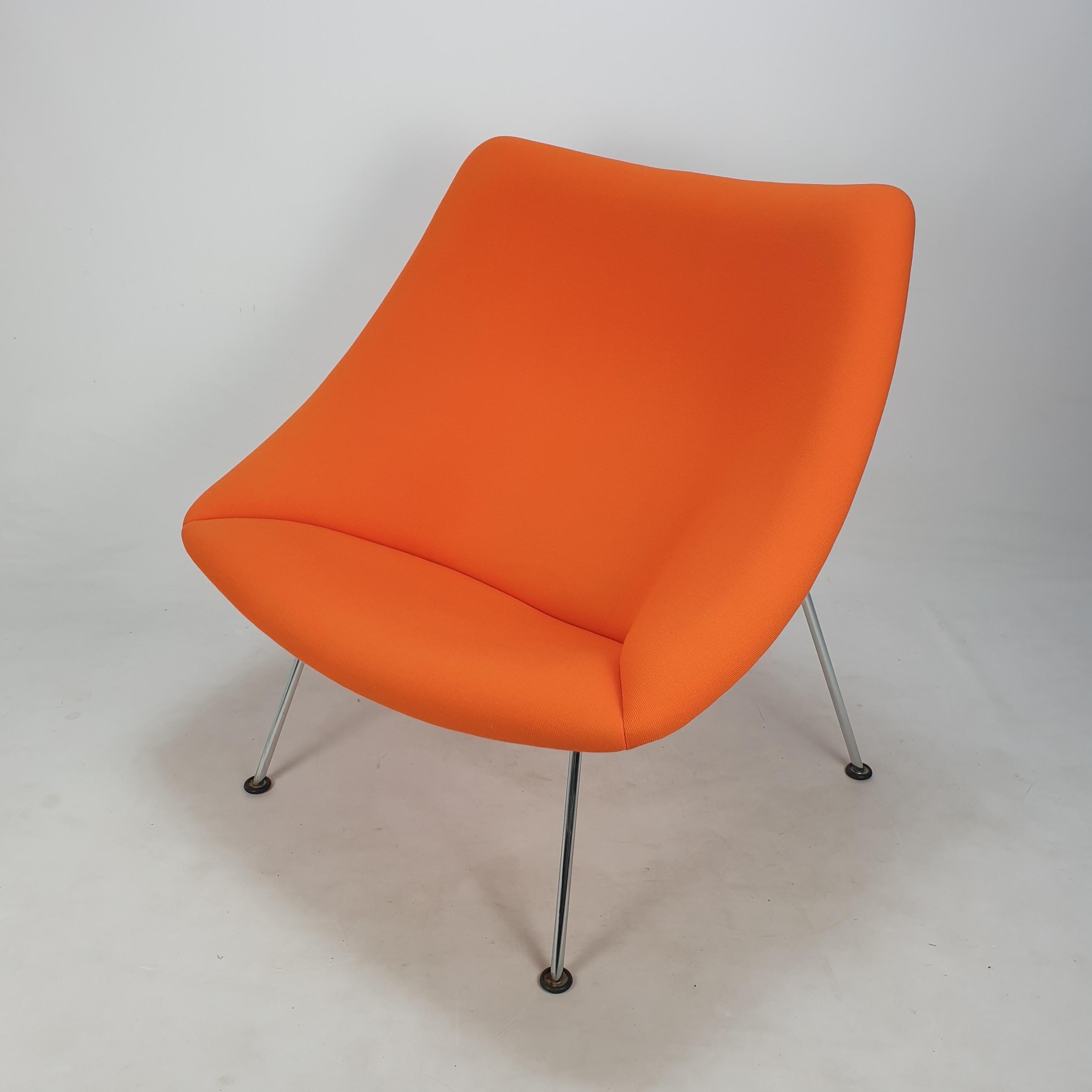 Mid-Century Modern Oyster Chair and Ottoman by Pierre Paulin for Artifort For Sale