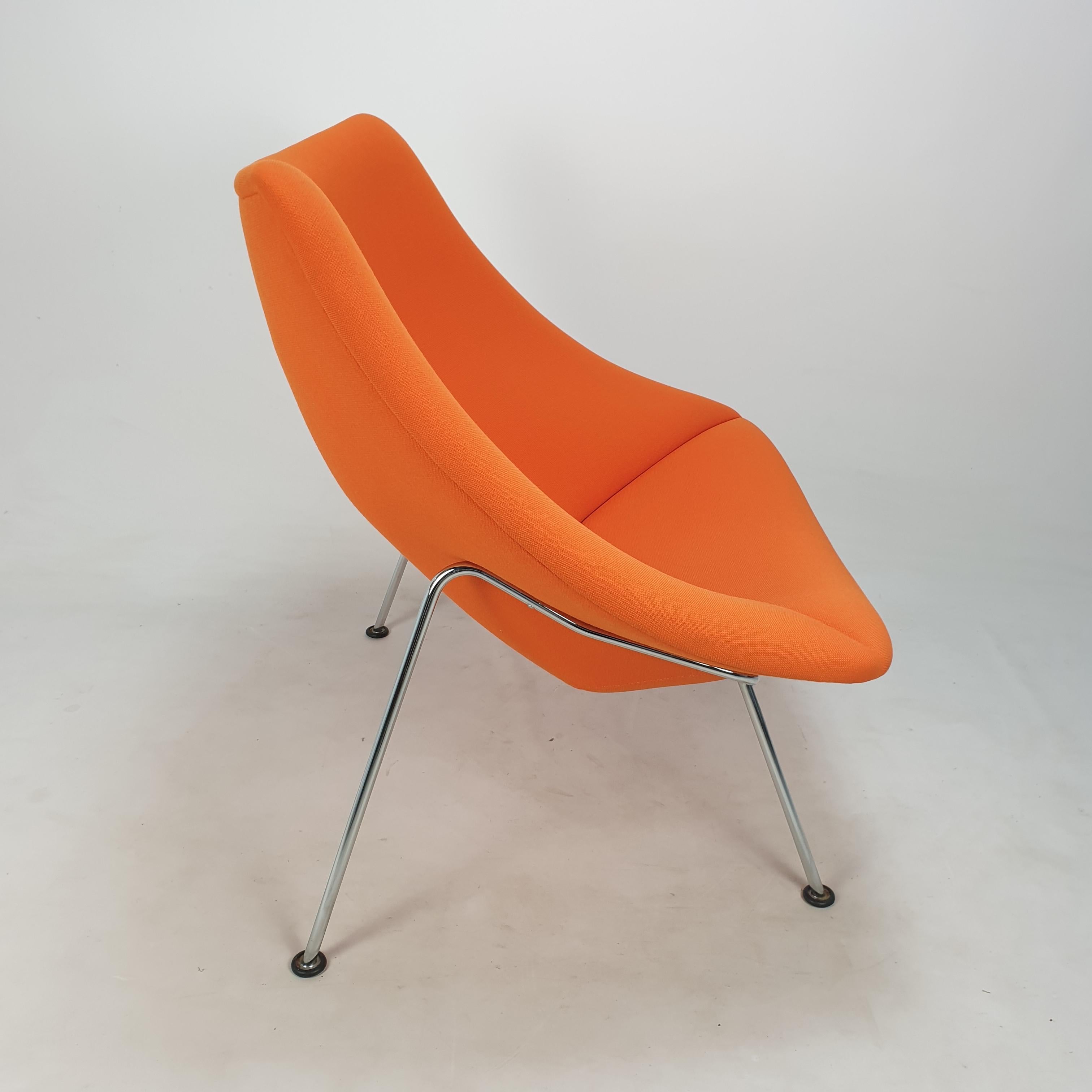 Late 20th Century Oyster Chair and Ottoman by Pierre Paulin for Artifort For Sale