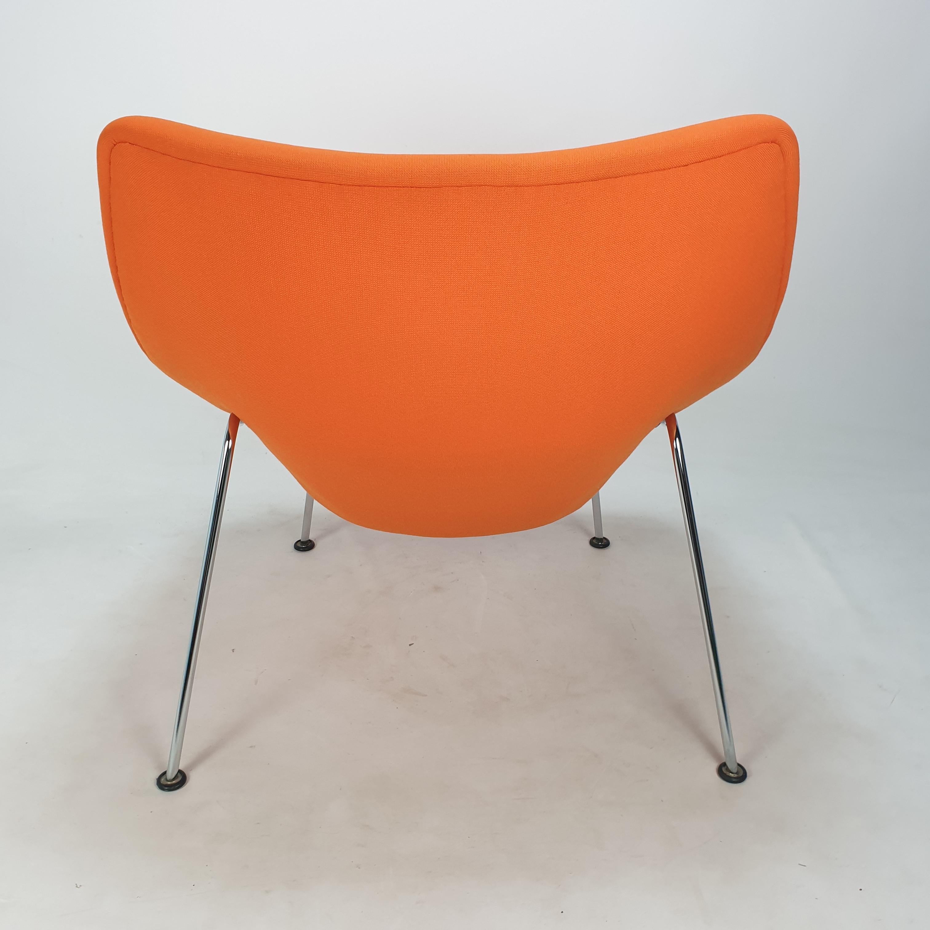 Metal Oyster Chair and Ottoman by Pierre Paulin for Artifort For Sale