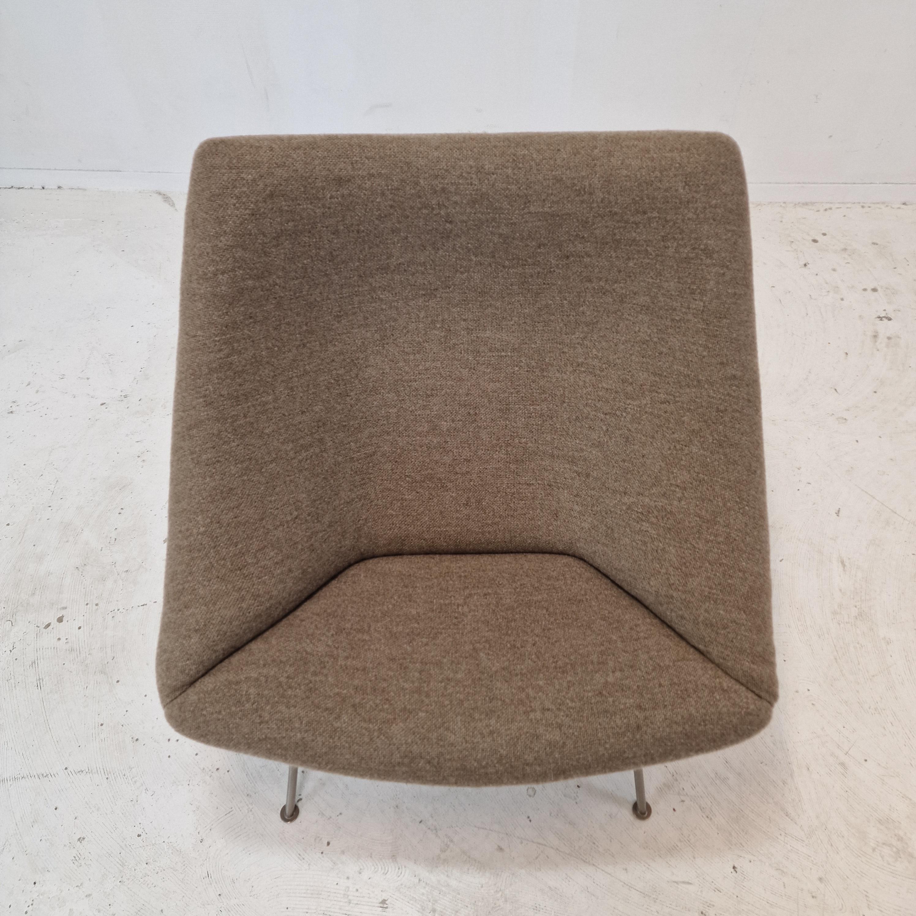 Metal Oyster Chair by Pierre Paulin for Artifort, 1960's For Sale