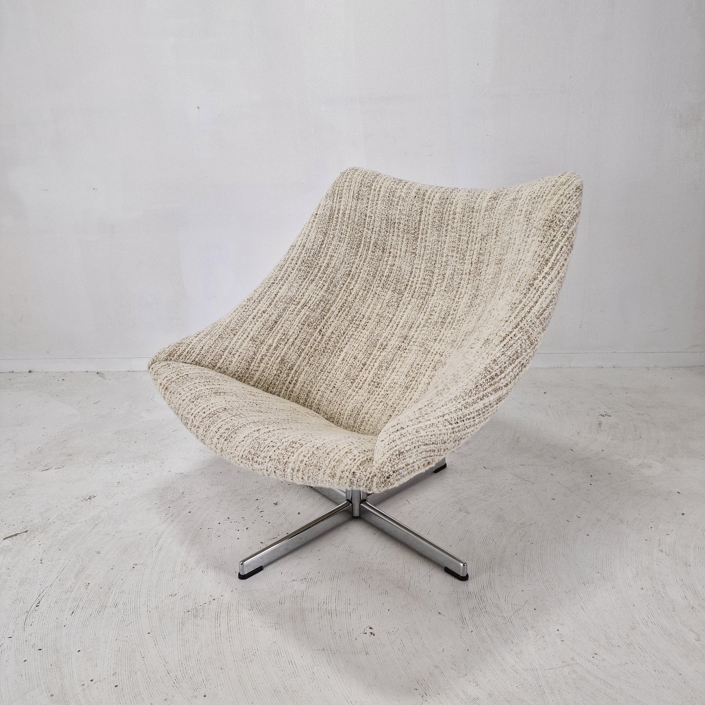 Dutch Oyster Chair with Cross Base by Pierre Paulin for Artifort, 1965