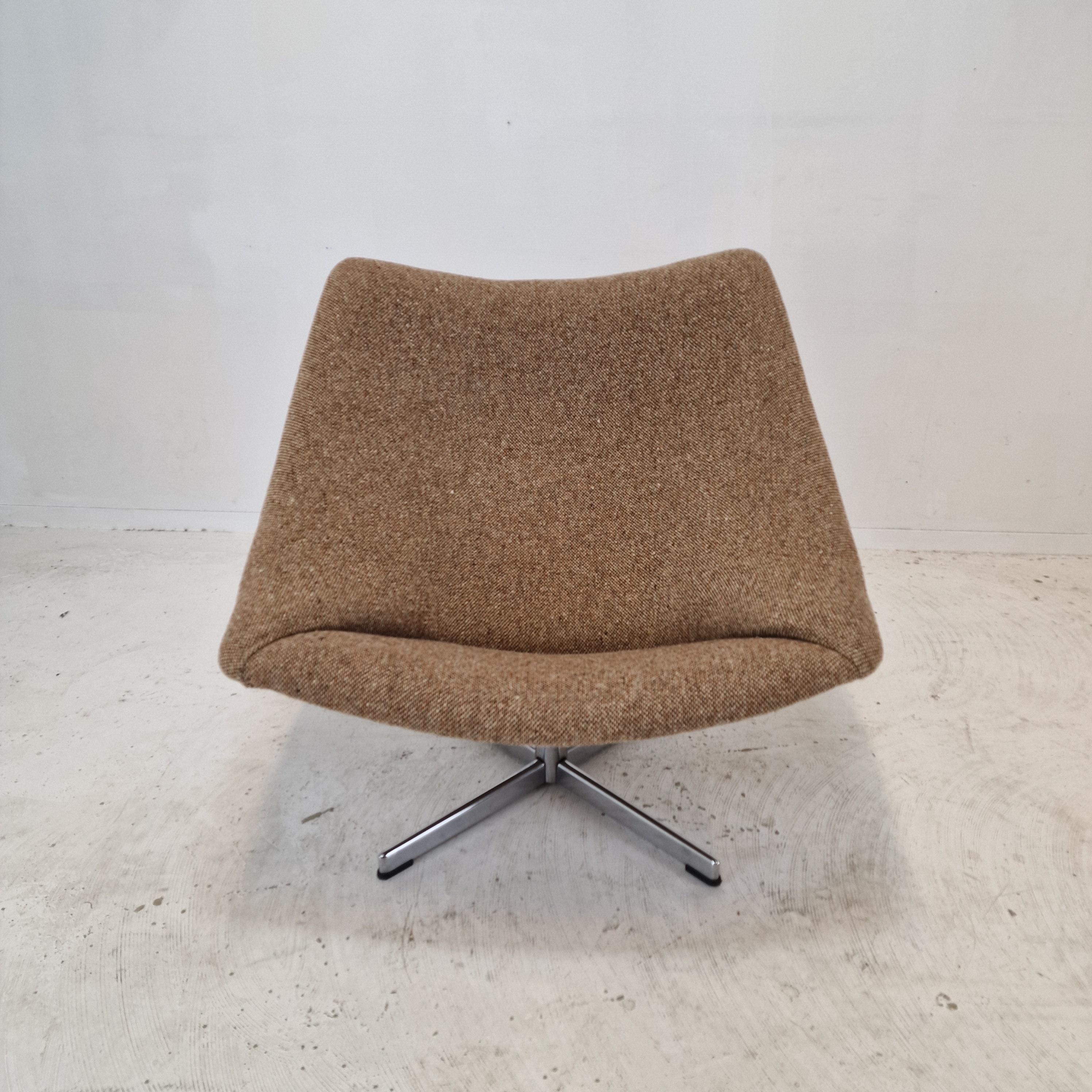 Woven Oyster Chair with Cross Base by Pierre Paulin for Artifort, 1965 For Sale
