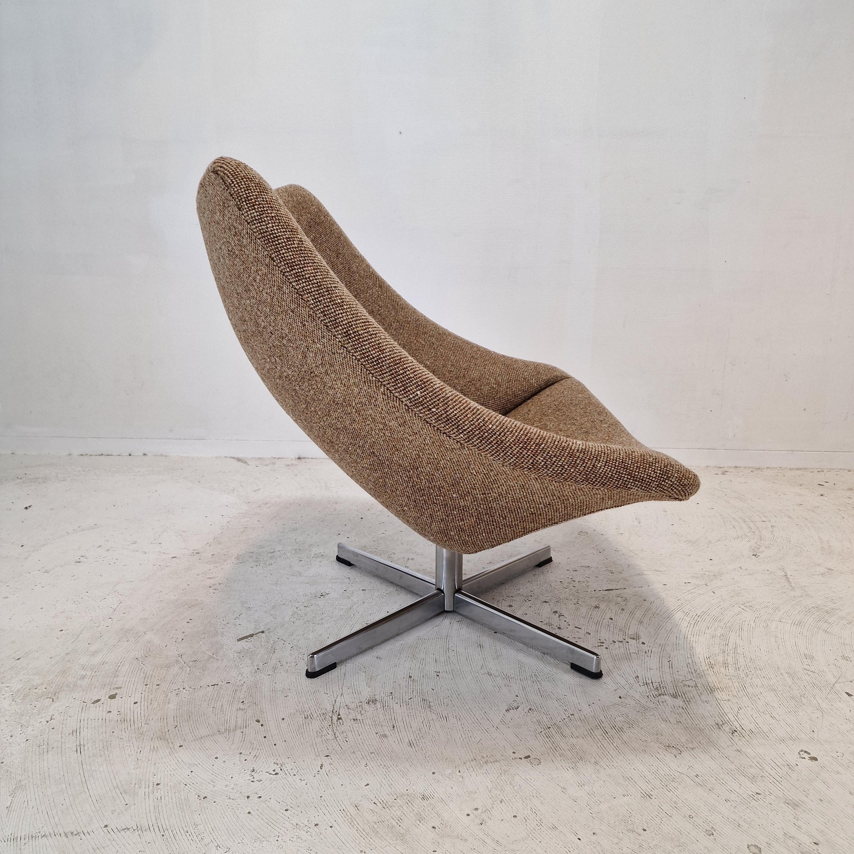 Mid-20th Century Oyster Chair with Cross Base by Pierre Paulin for Artifort, 1965 For Sale