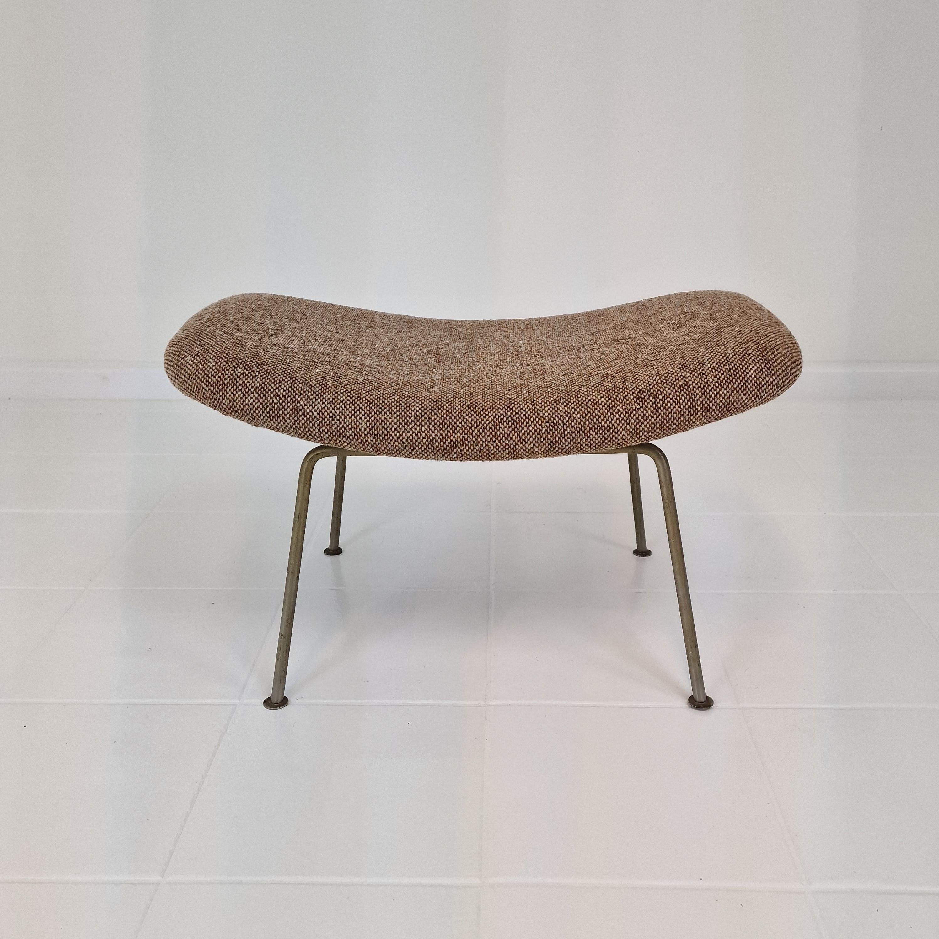 Oyster Chair with Ottoman by Pierre Paulin for Artifort, 1960s For Sale 7