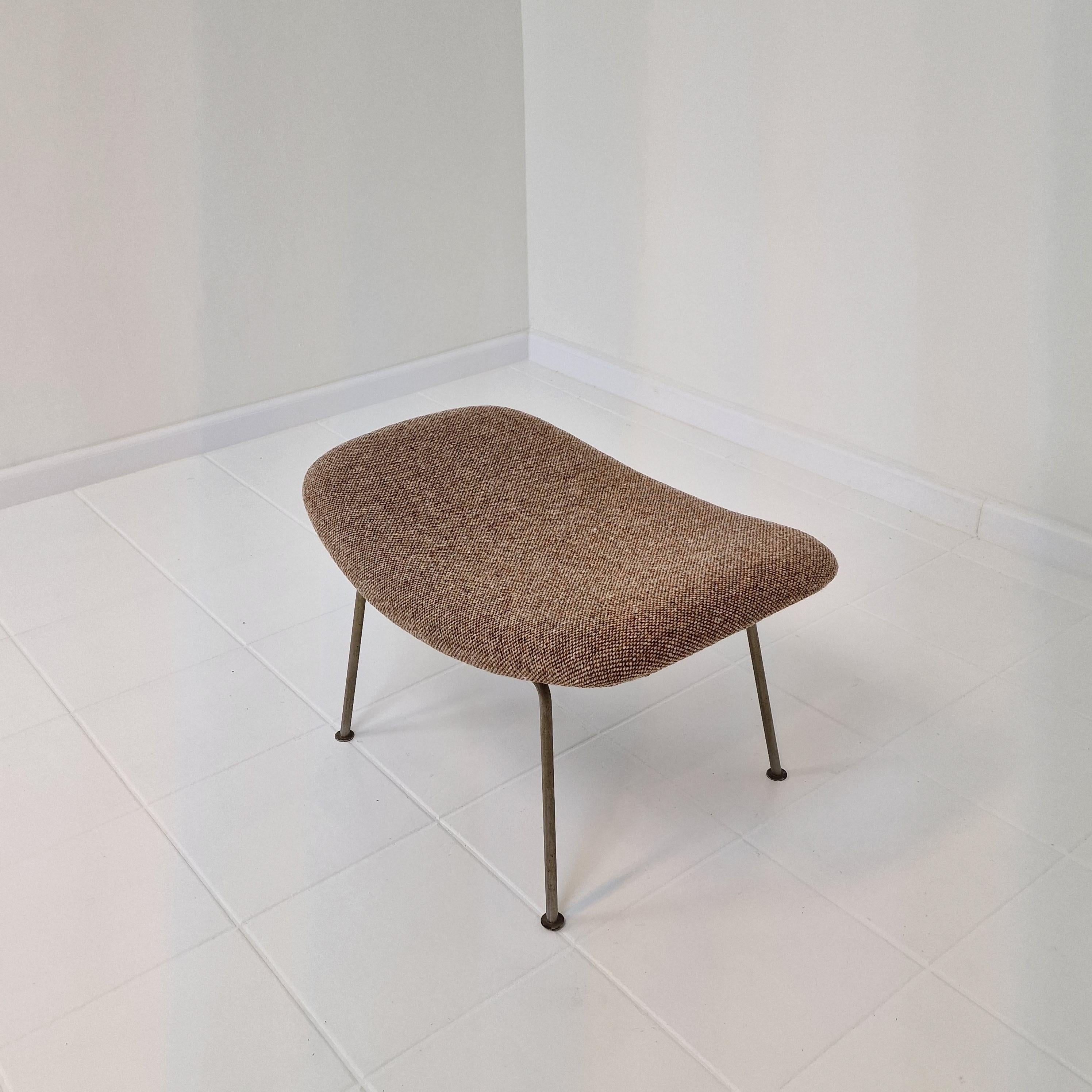 Oyster Chair with Ottoman by Pierre Paulin for Artifort, 1960s For Sale 9