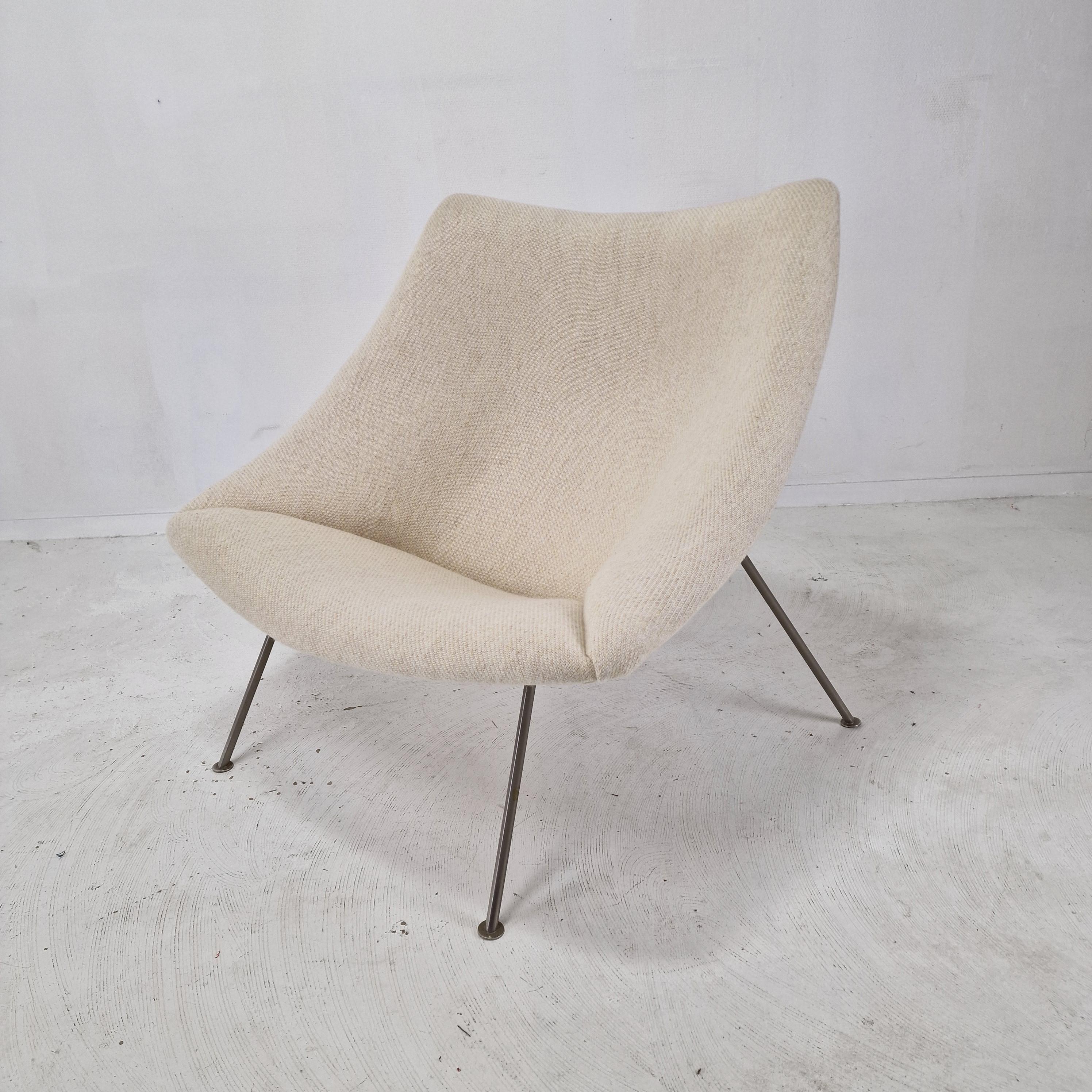 Mid-Century Modern Oyster Chair with Ottoman by Pierre Paulin for Artifort, 1960s