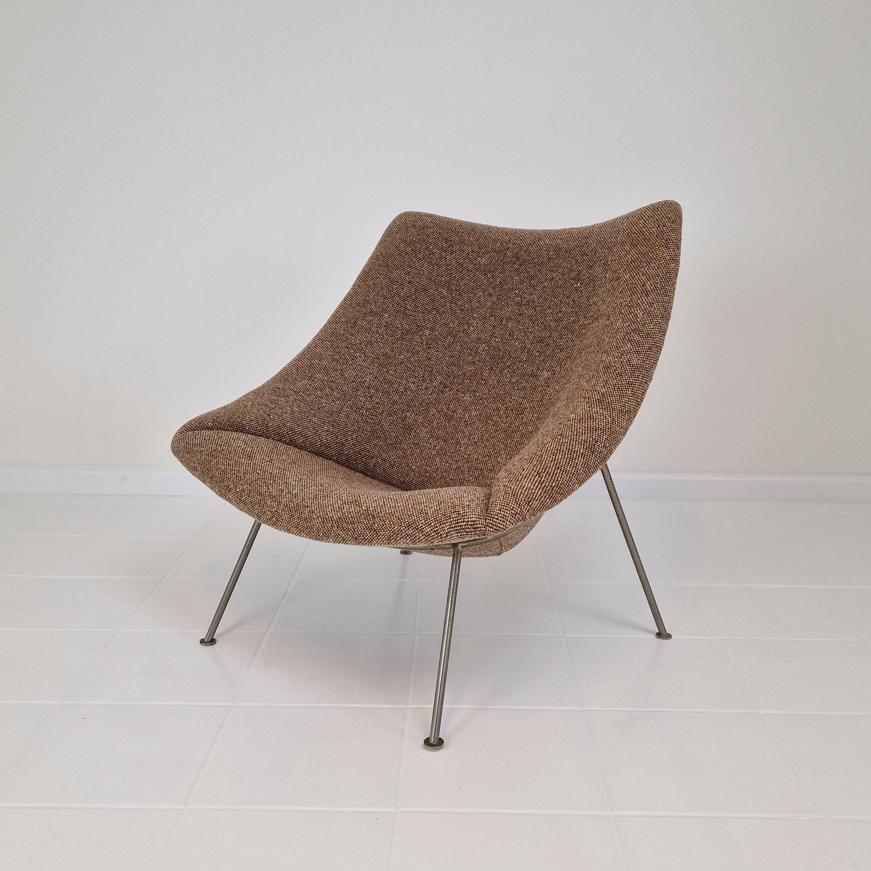Dutch Oyster Chair with Ottoman by Pierre Paulin for Artifort, 1960s For Sale