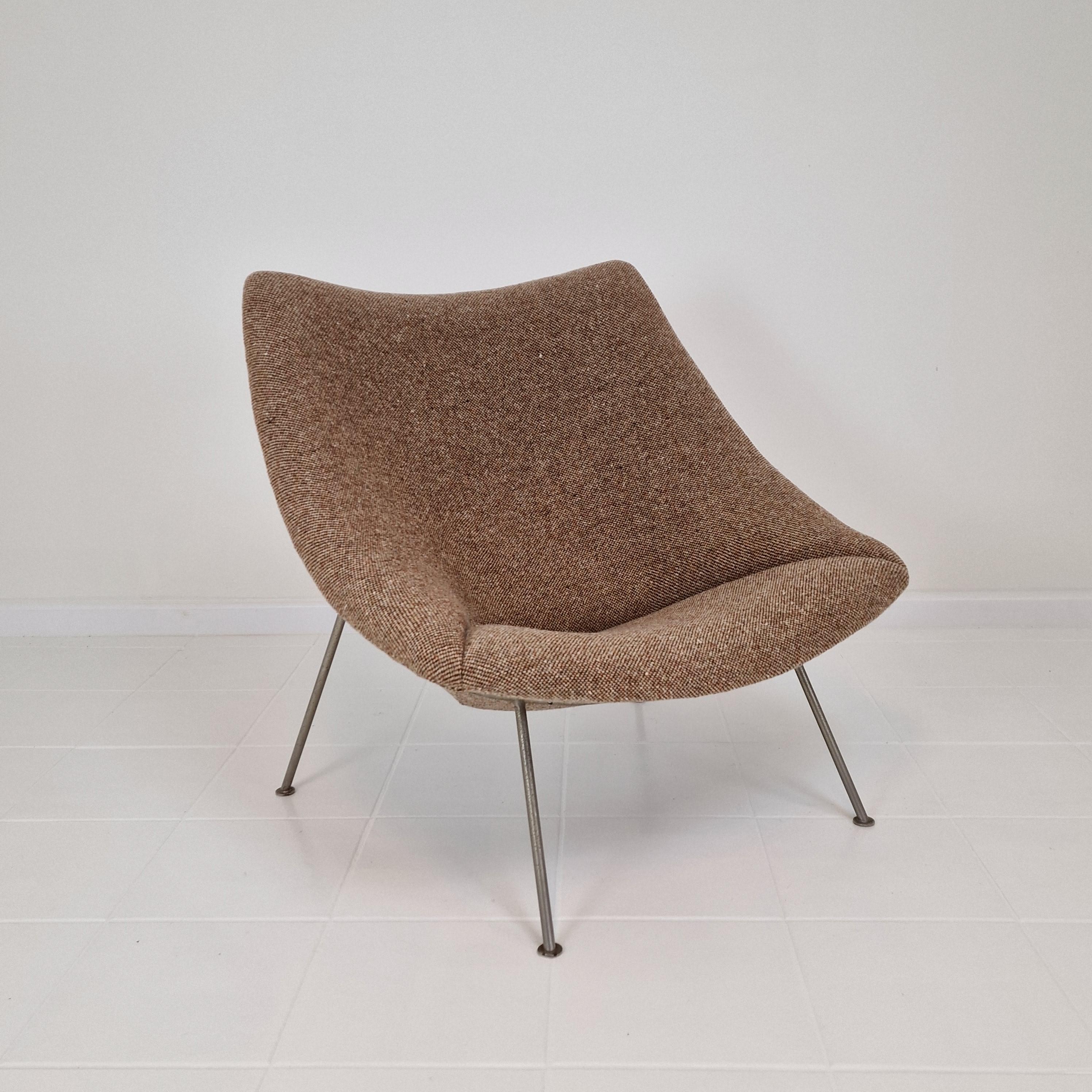 Woven Oyster Chair with Ottoman by Pierre Paulin for Artifort, 1960s For Sale