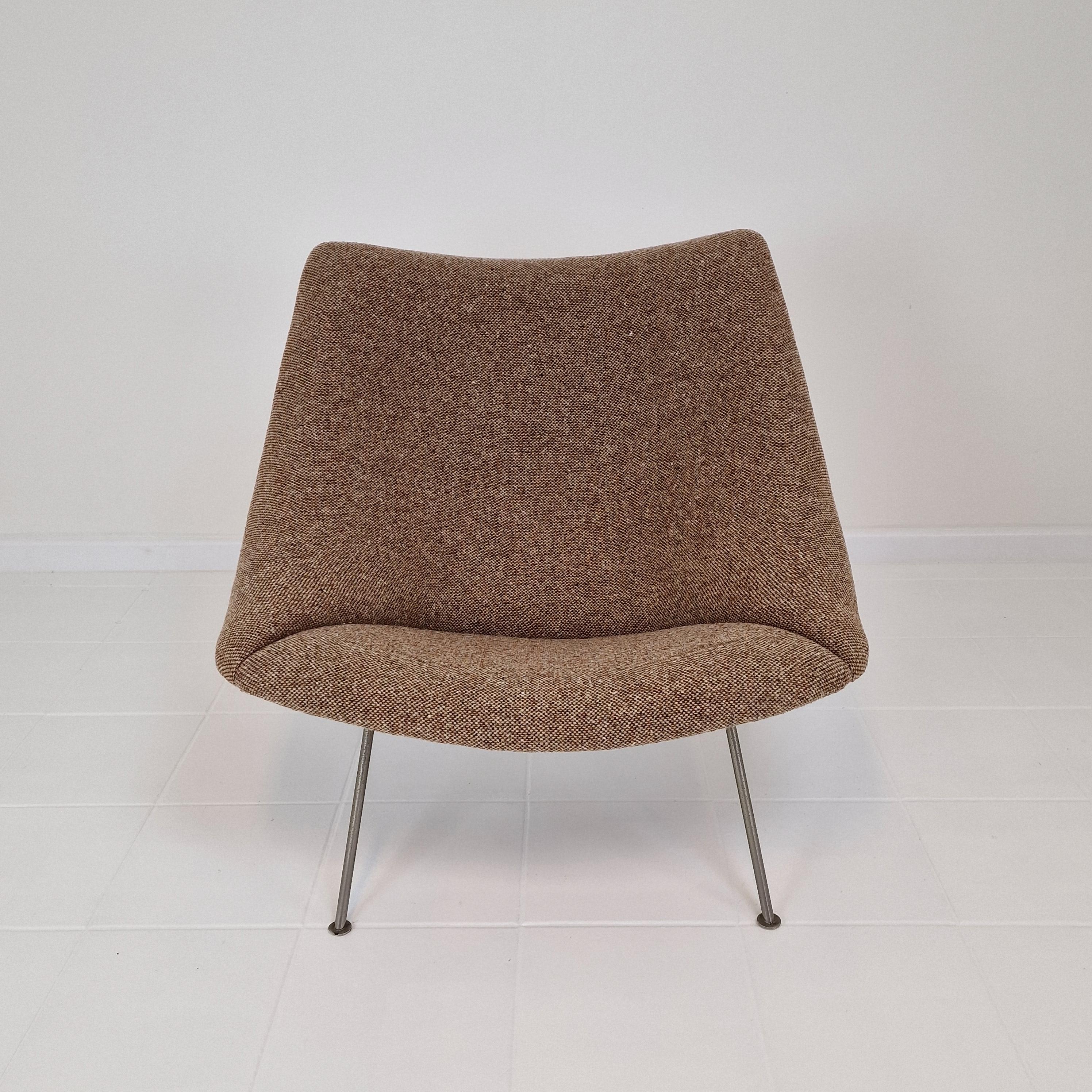 Oyster Chair with Ottoman by Pierre Paulin for Artifort, 1960s In Good Condition For Sale In Oud Beijerland, NL