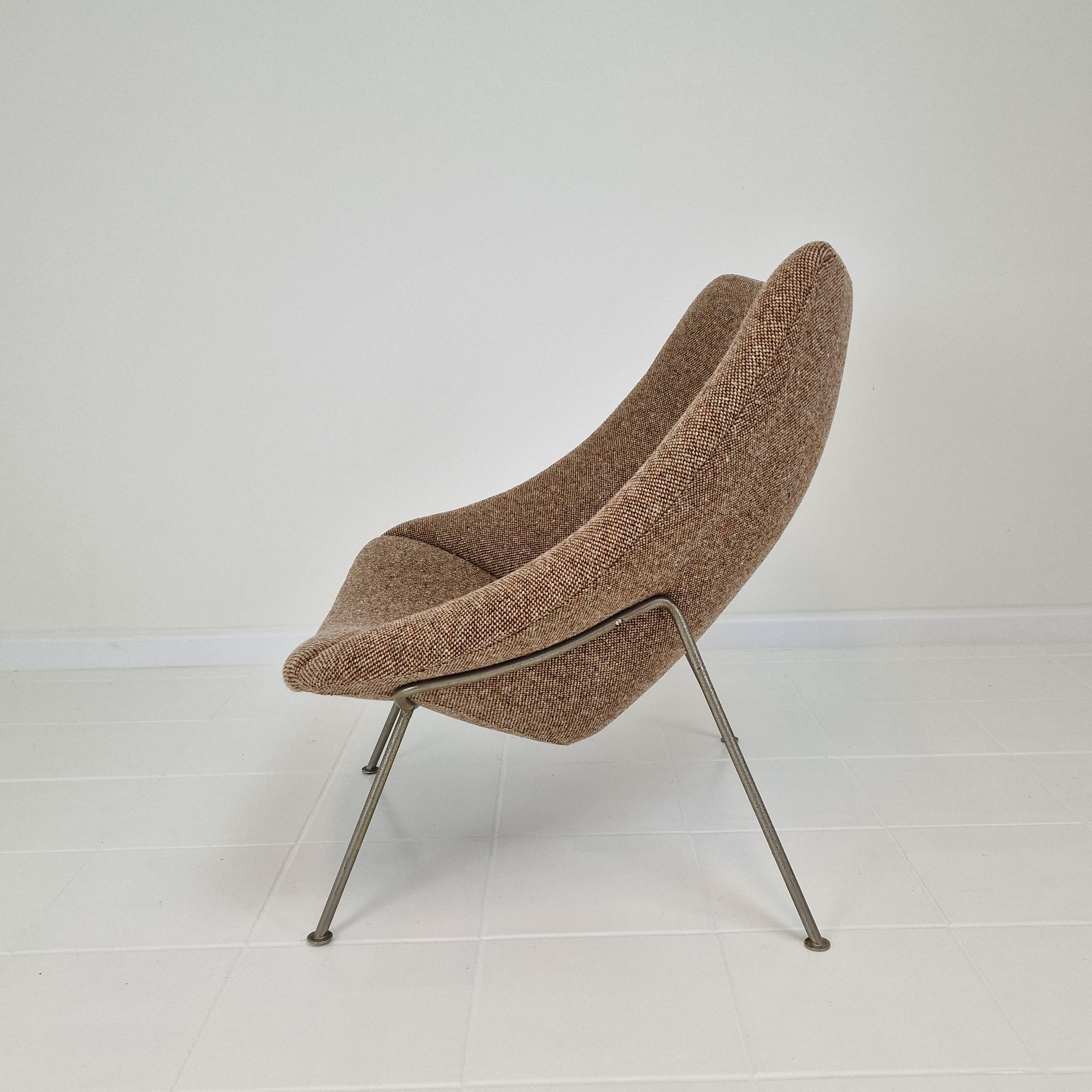 Metal Oyster Chair with Ottoman by Pierre Paulin for Artifort, 1960s For Sale
