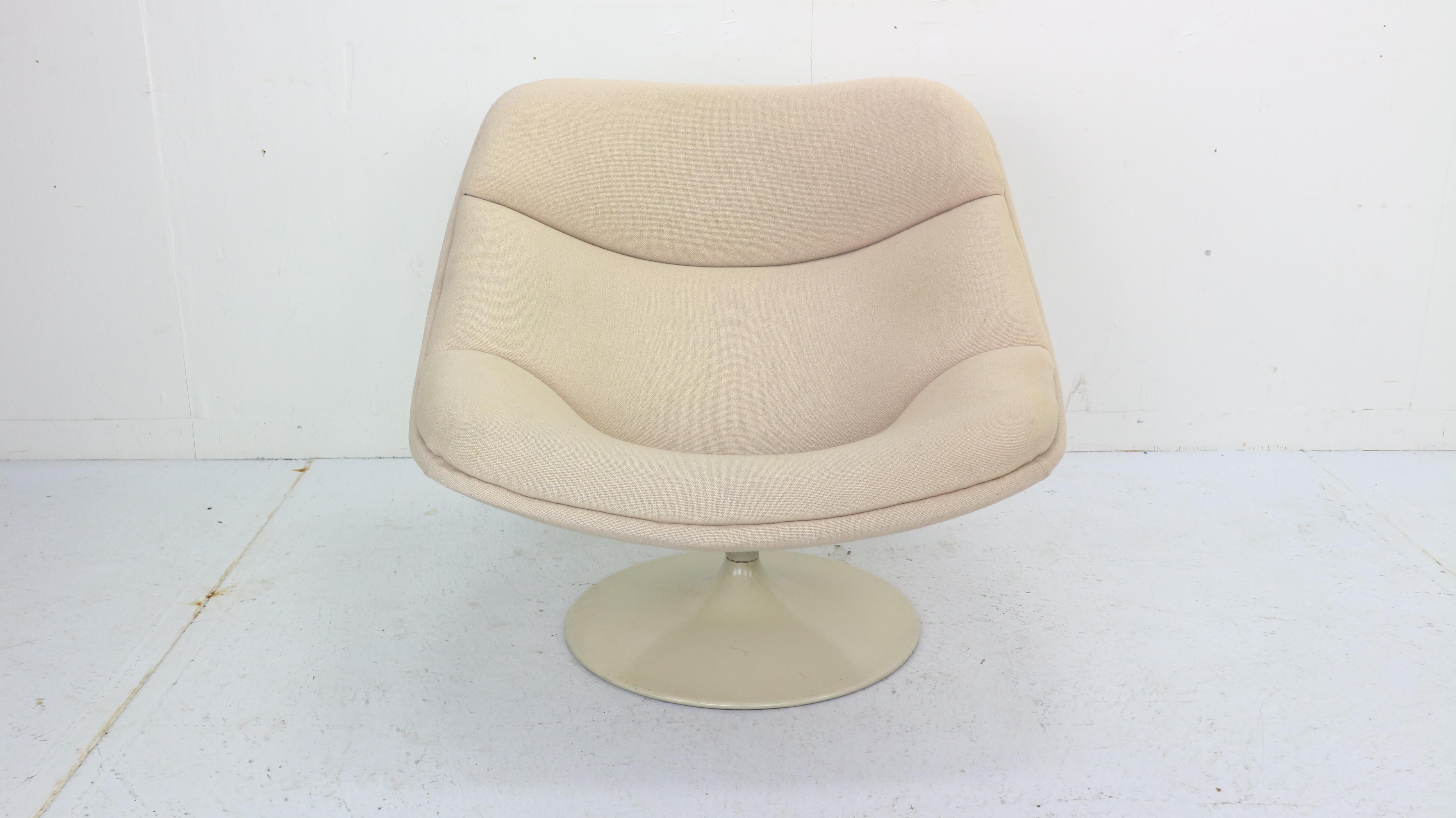 Dutch Oyster Lounge Chair By Pierre Paulin For Artifort #557 Model, 1960s Netherlands 