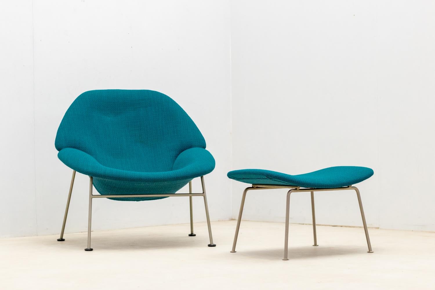 French F555 Lounge Chair by Pierre Paulin for Artifort For Sale