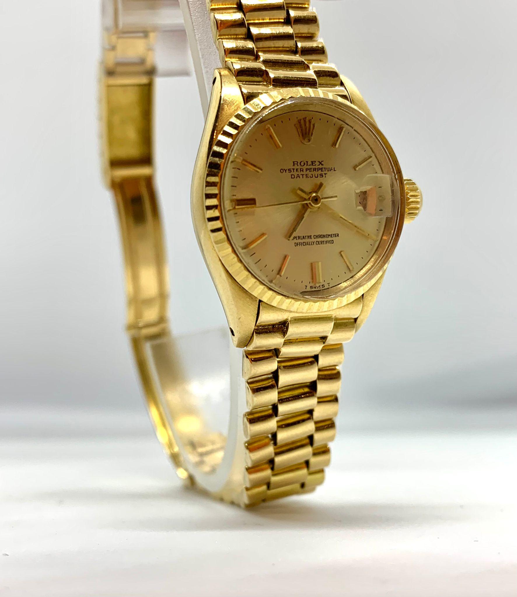 Oyster Perpetual Datejust Gold Watch, Jewelry, 70s In Good Condition For Sale In Valladolid, ES