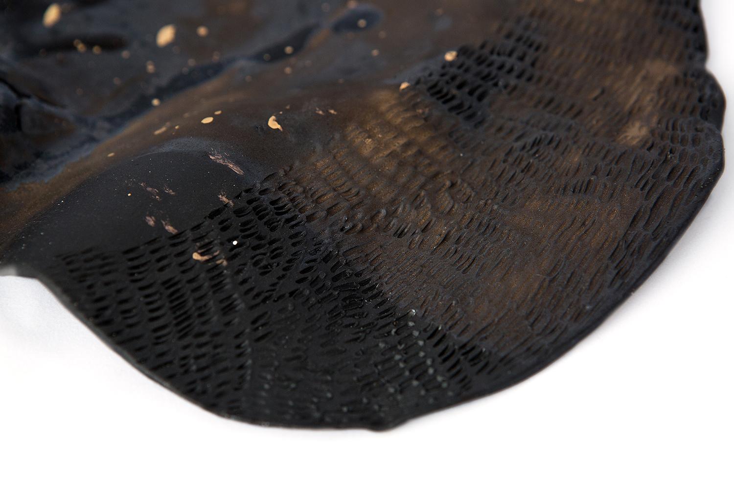 Plate No.2 in Black Clay and Gold In Excellent Condition For Sale In Brooklyn, NY