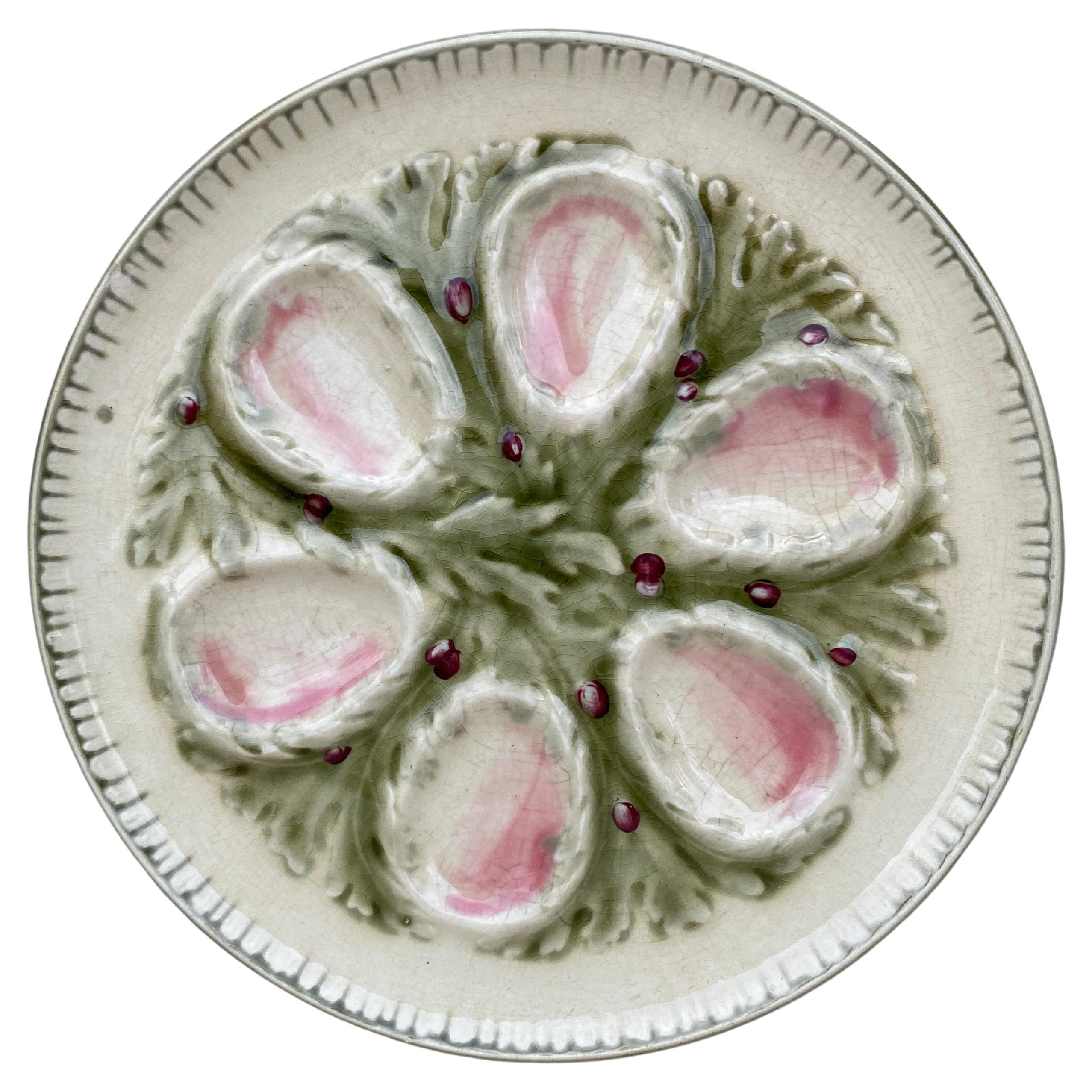 Assiette à huîtres en majolique française Choisy-le-Roi, vers 1880