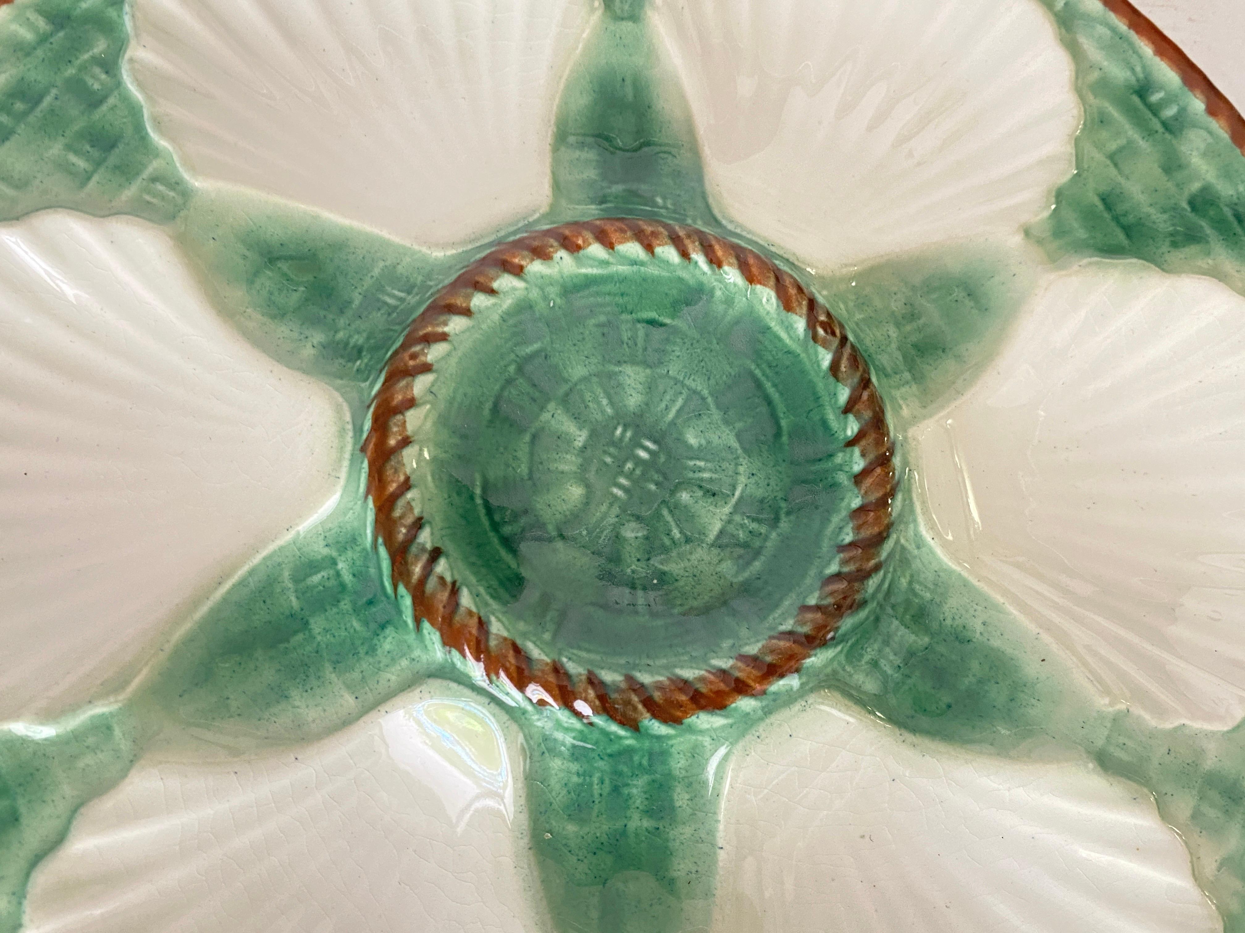 French Oyster Plate in Majolica Green and White Color, 19th Century, France For Sale