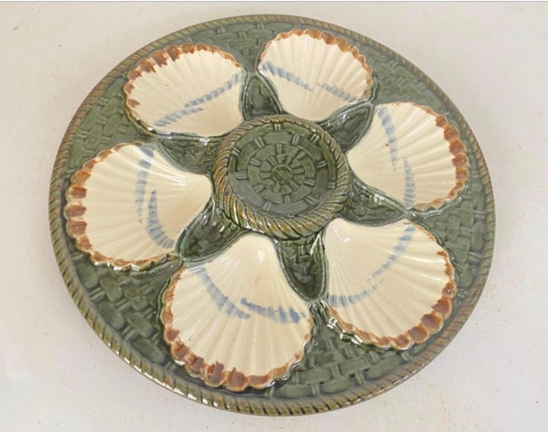 Hand-Painted Oyster Plate in Majolica Green and White Color 19th Century Longchamp Set of 2 For Sale