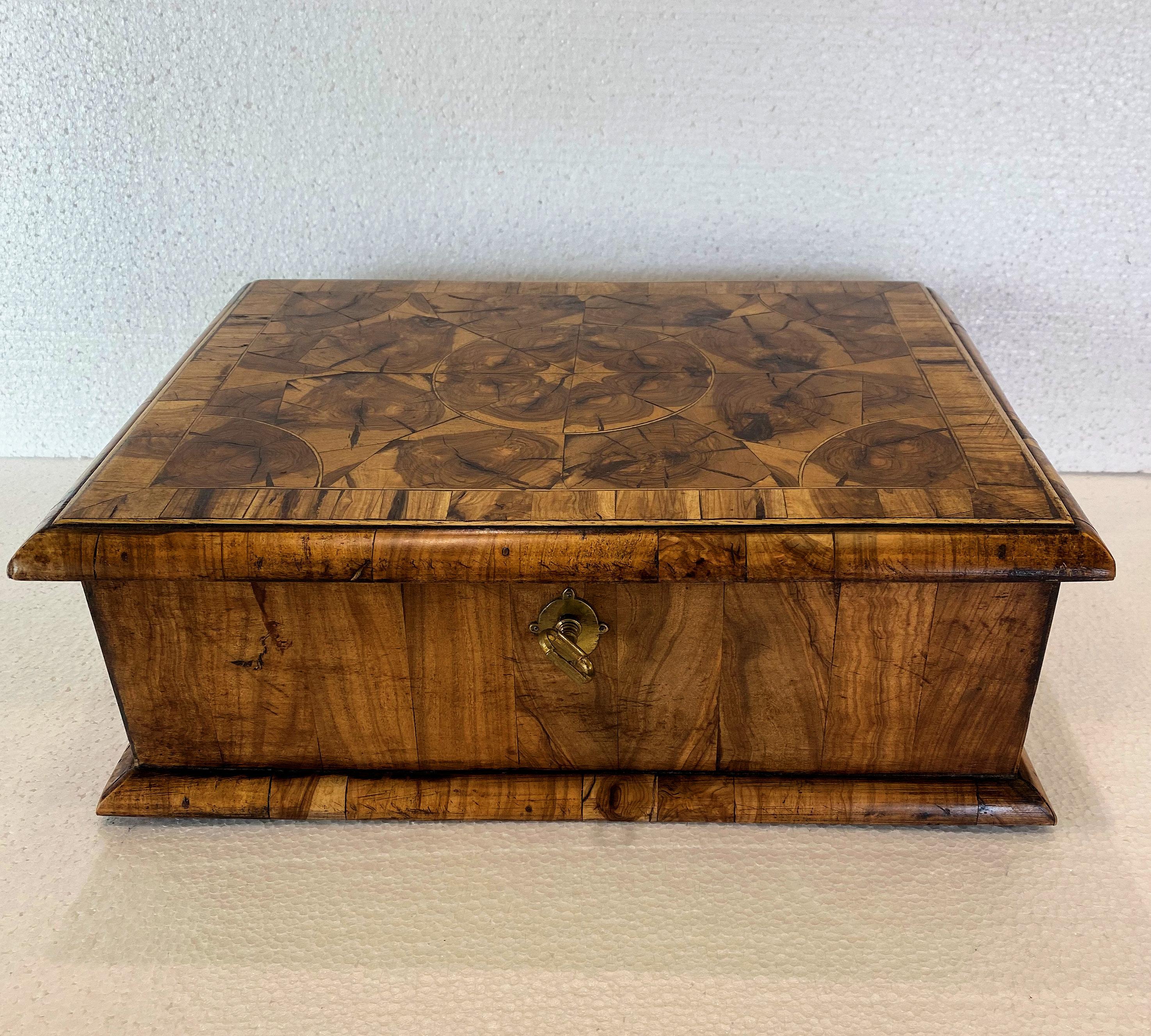 Oyster Veneered Antique Styled Jewellery Box 5