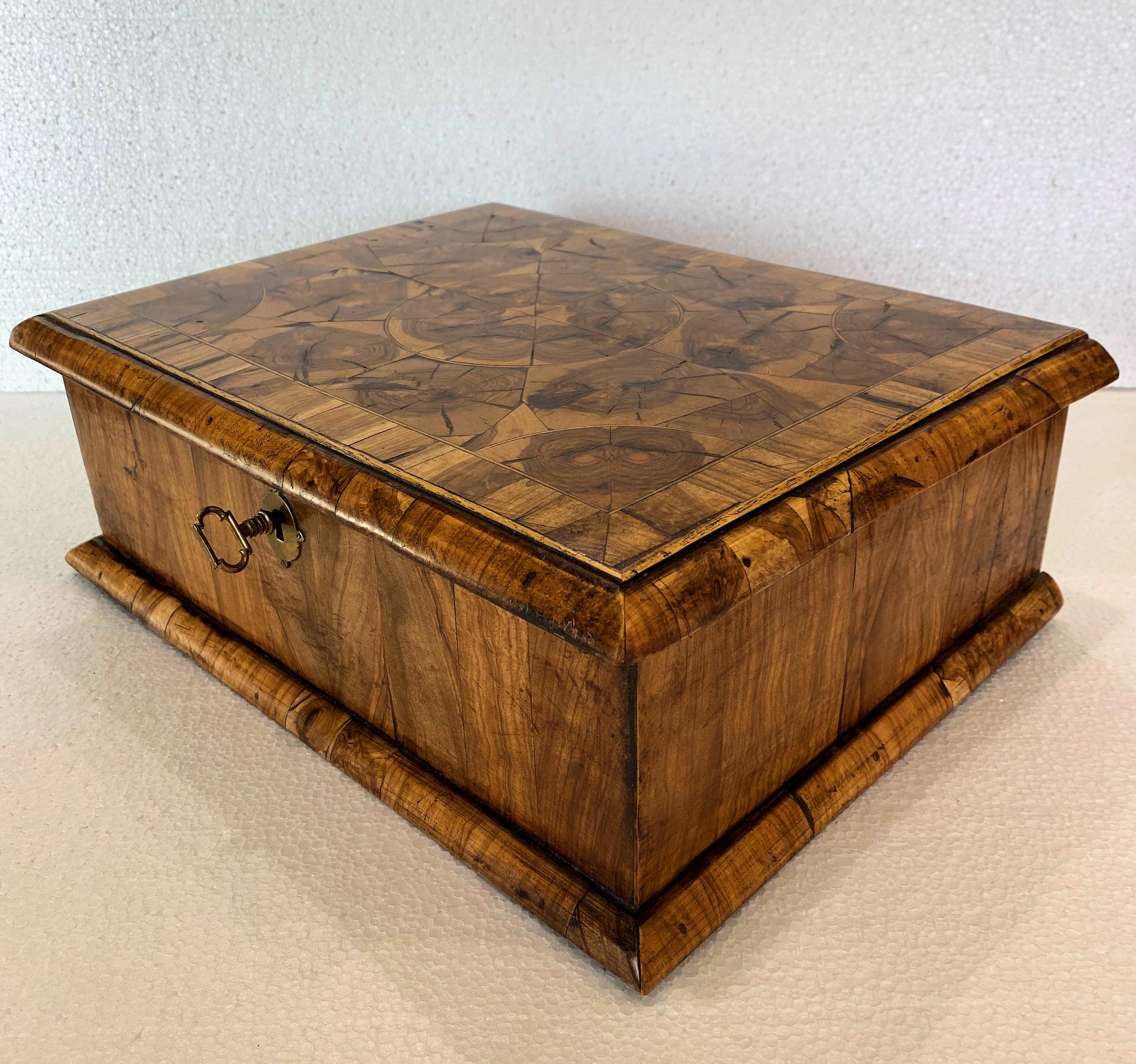 Oyster Veneered Antique Styled Jewellery Box For Sale 1