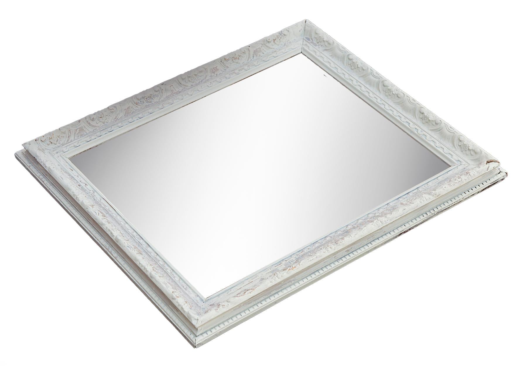 Espejo de pared con marco blanco ostra Provincial francés en venta