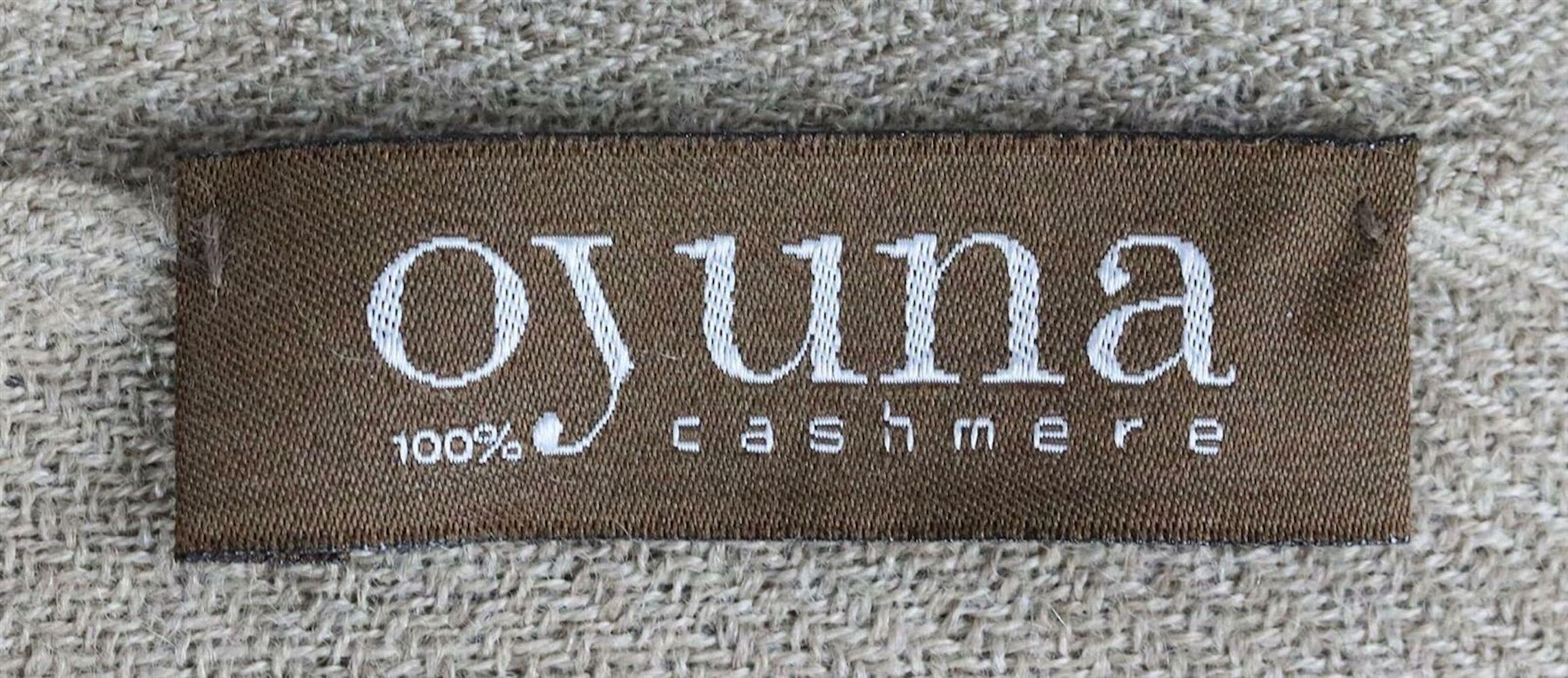 Oyuna Ete Woven Cashmere Blanket In Excellent Condition In London, GB